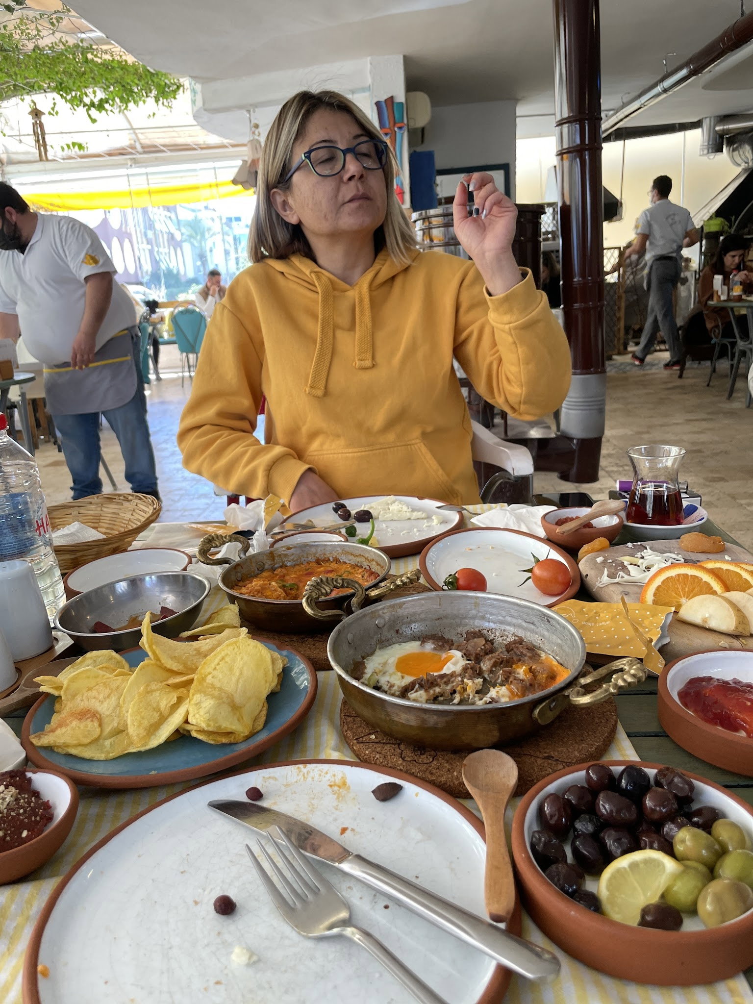 Sarı Demlik Kahvaltı