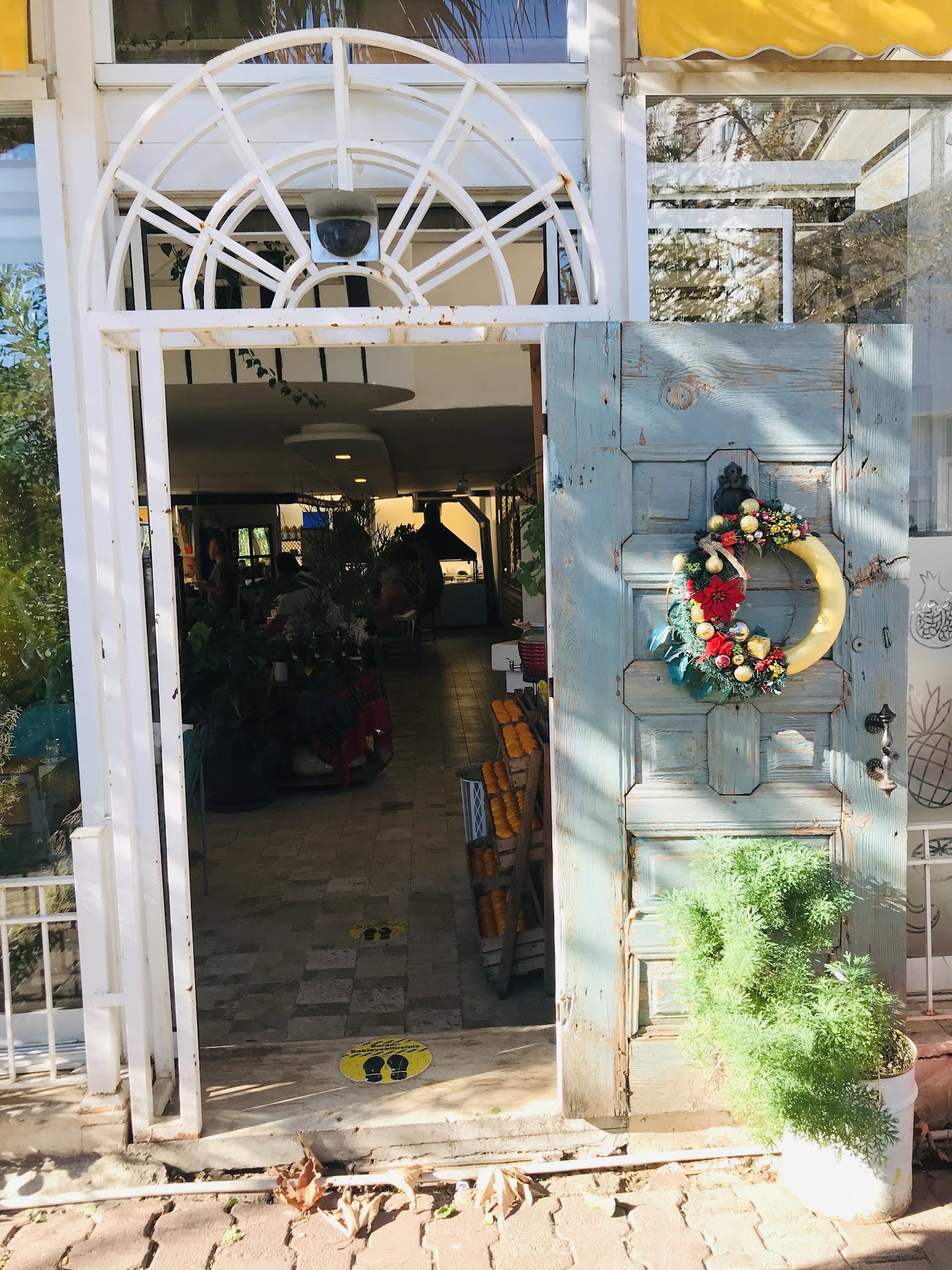 Sarı Demlik Kahvaltı