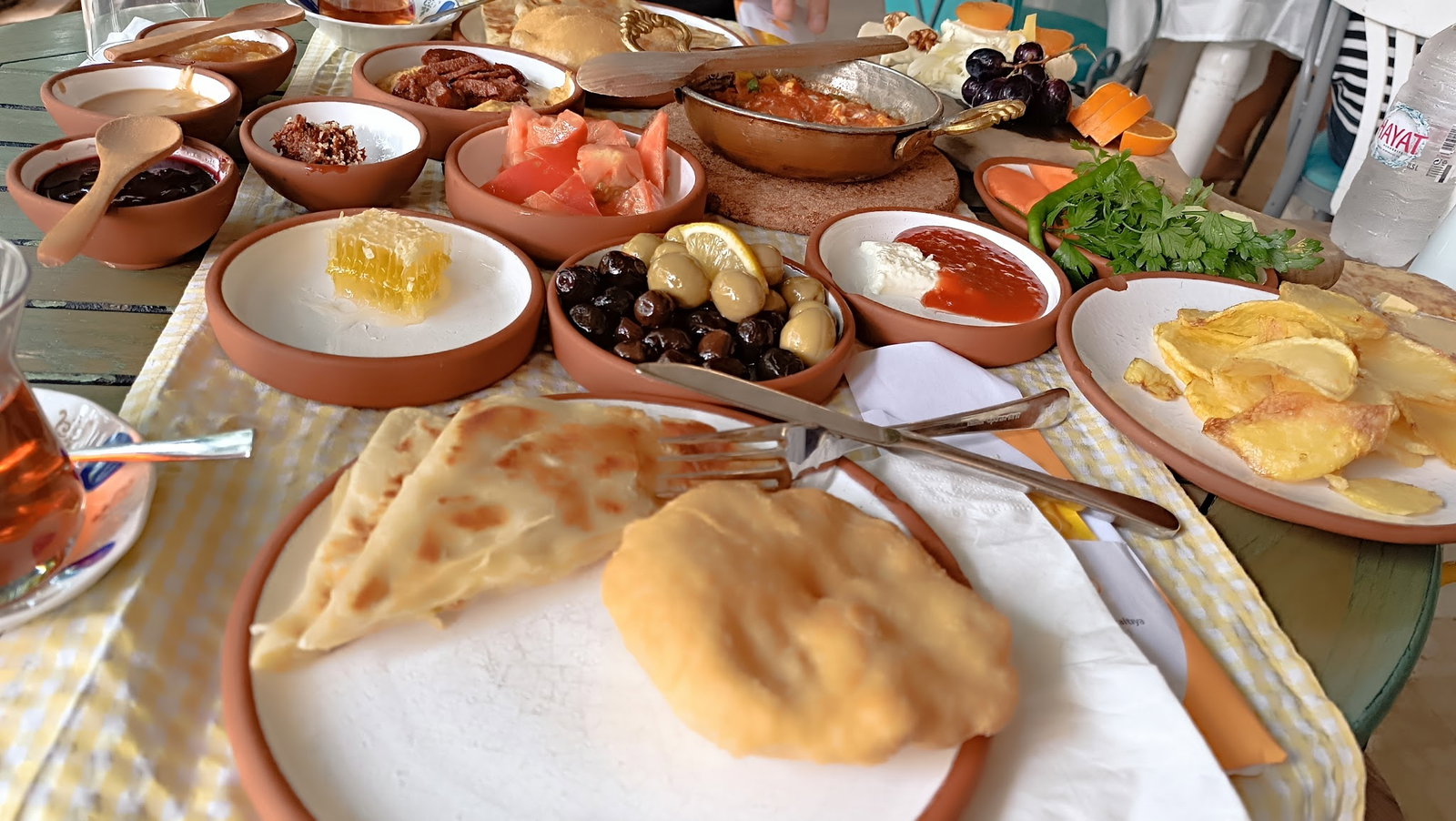 Sarı Demlik Kahvaltı