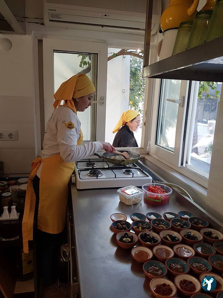 Sarı Demlik Kahvaltı