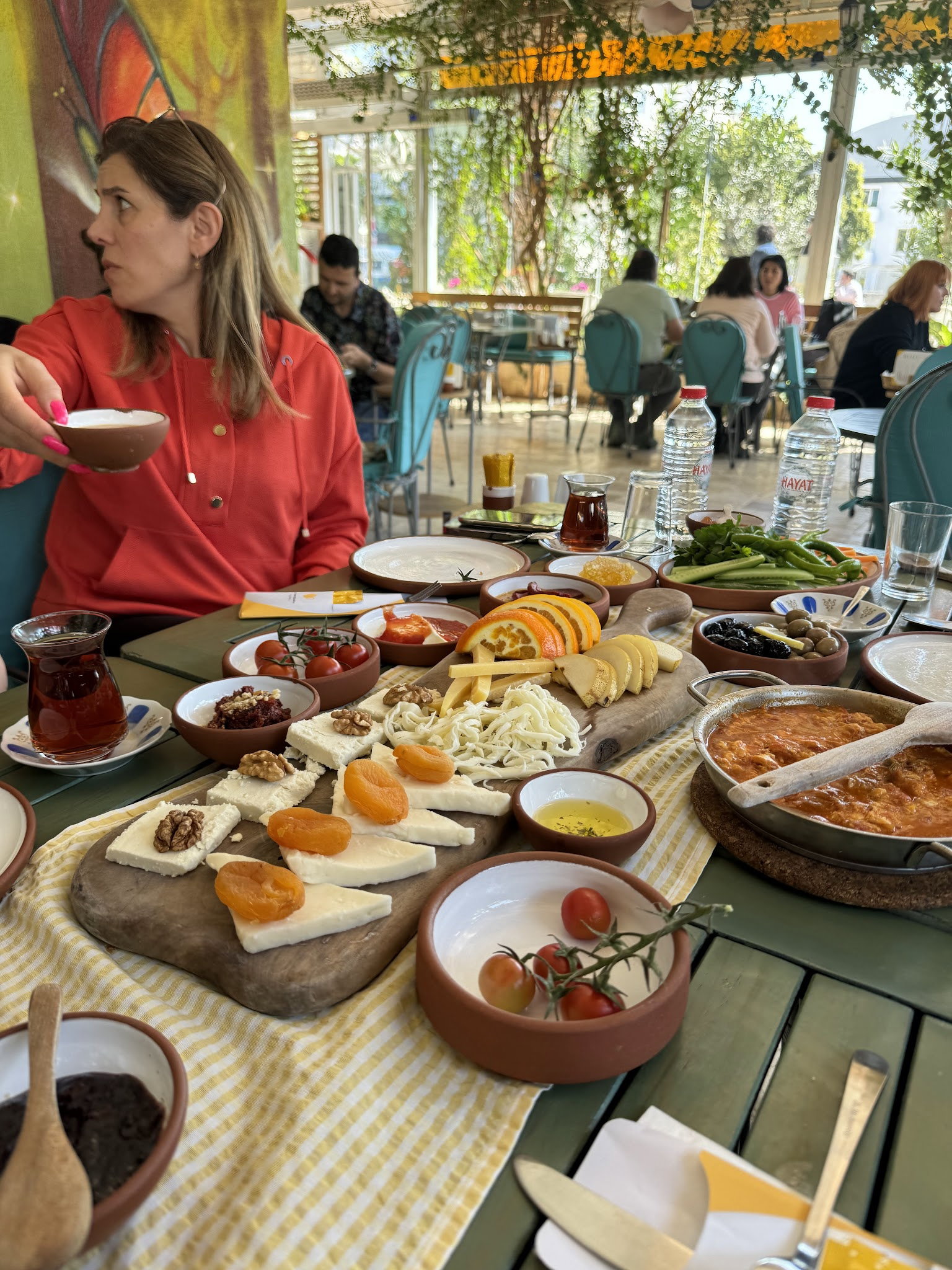 Sarı Demlik Kahvaltı