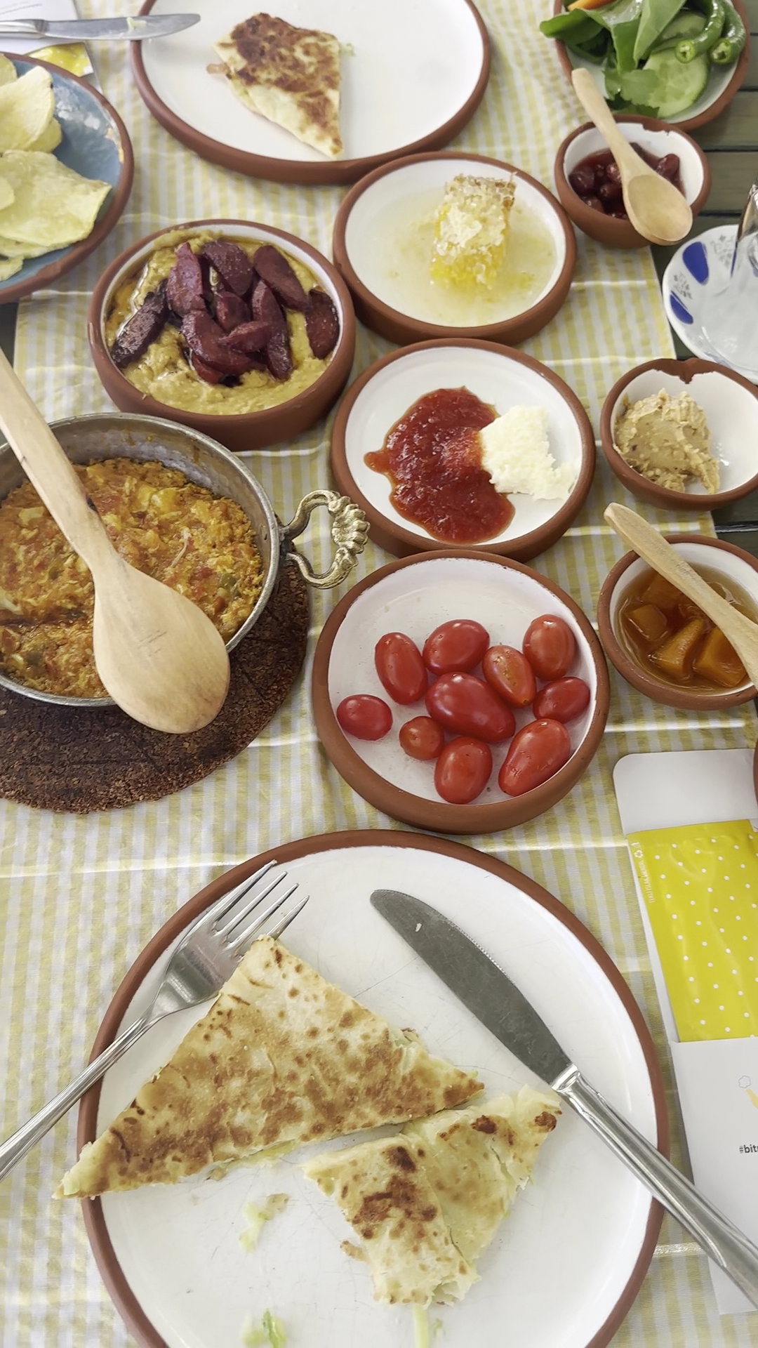 Sarı Demlik Kahvaltı