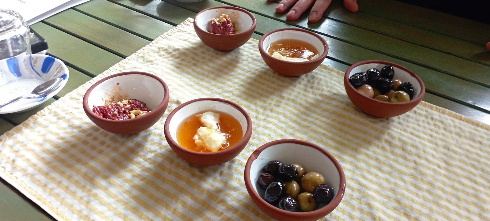 Sarı Demlik Kahvaltı