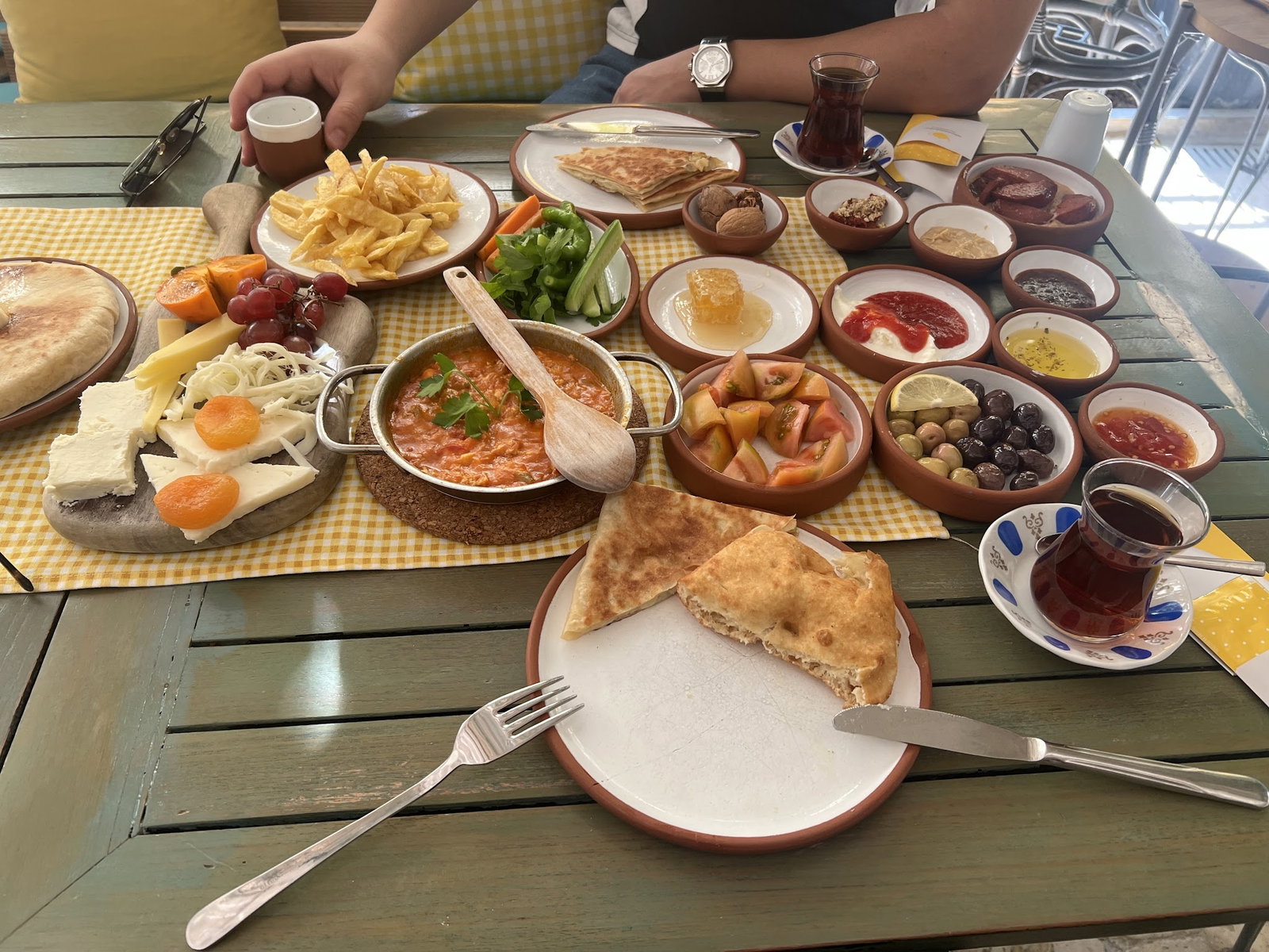 Sarı Demlik Kahvaltı