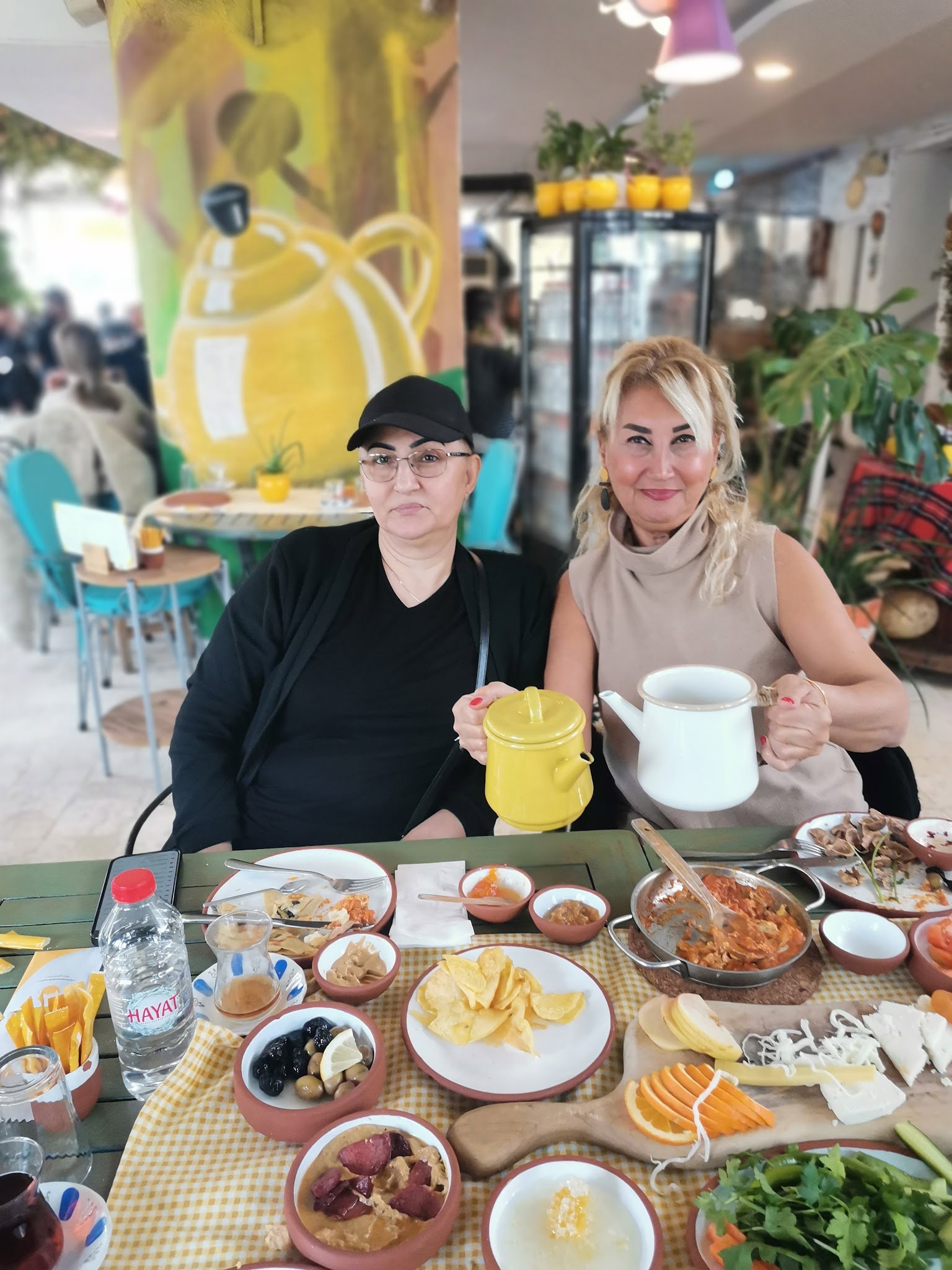 Sarı Demlik Kahvaltı