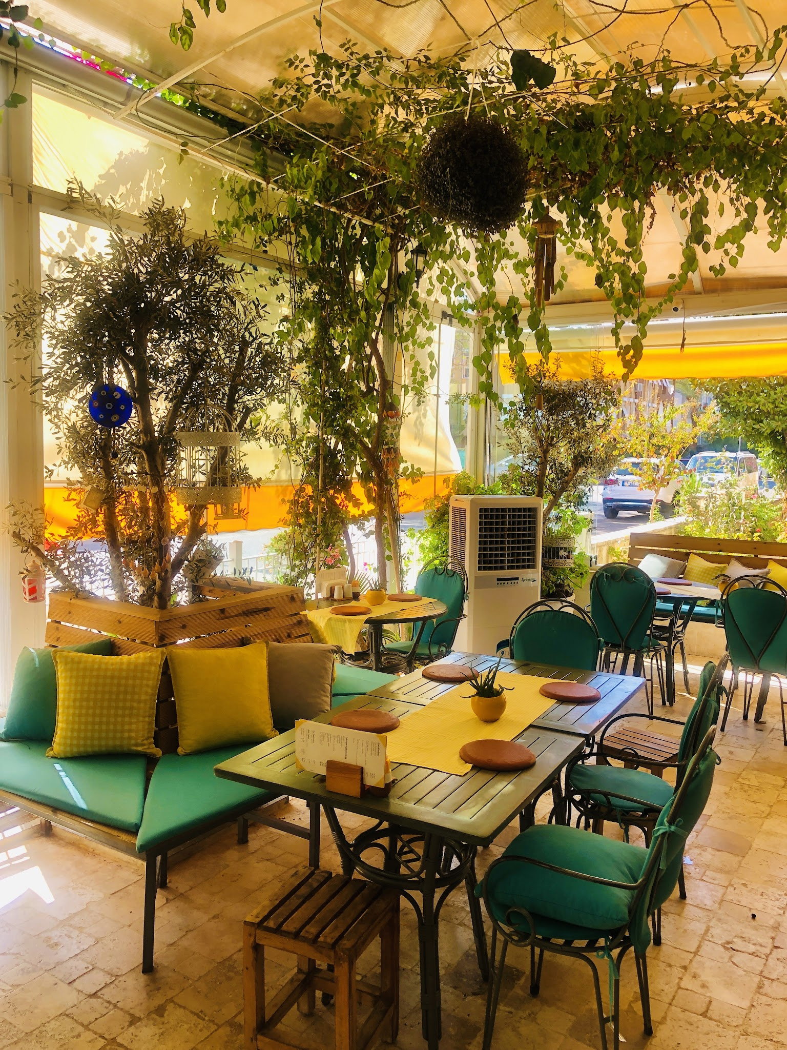 Sarı Demlik Kahvaltı