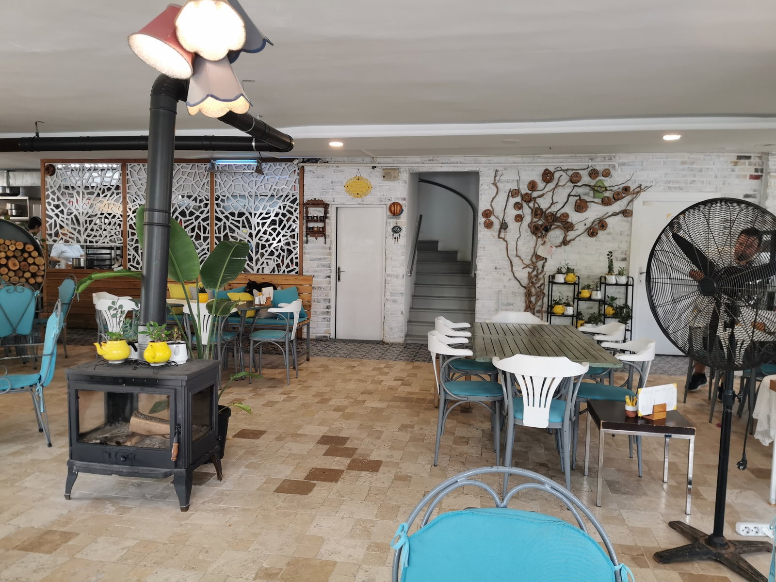 Sarı Demlik Kahvaltı