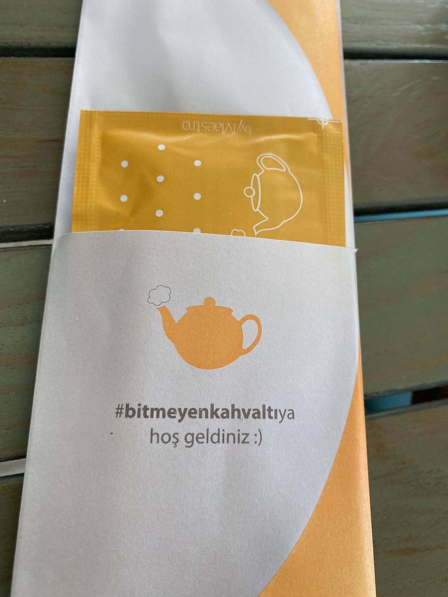 Sarı Demlik Kahvaltı