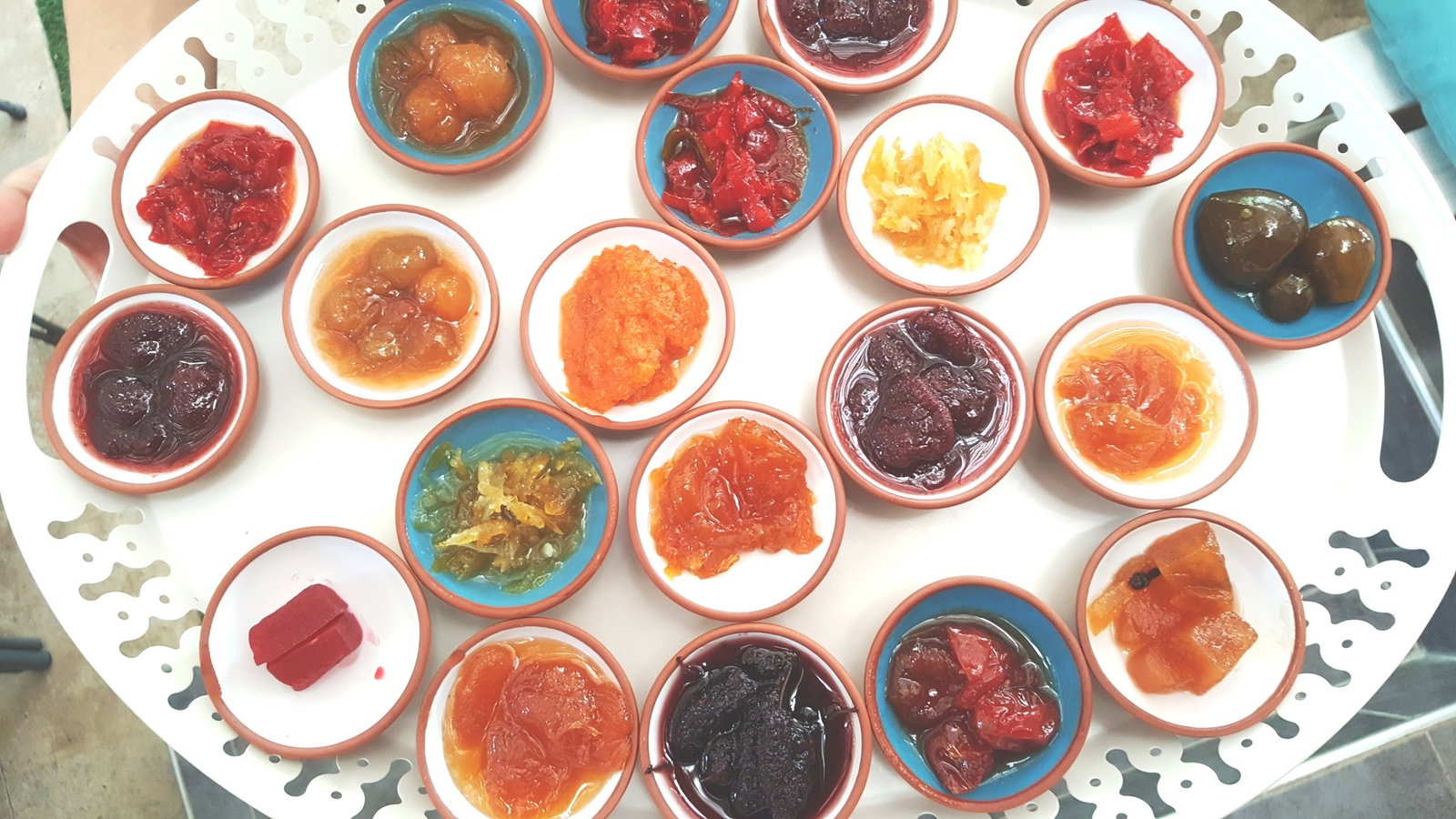 Sarı Demlik Kahvaltı