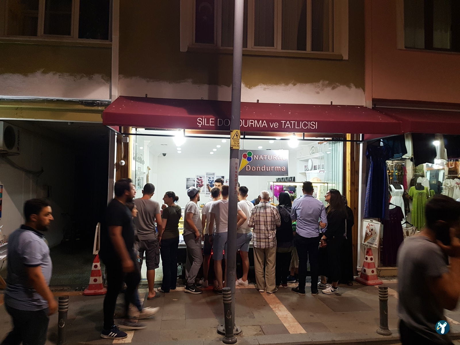 Şile Tulumba Dondurmacısı