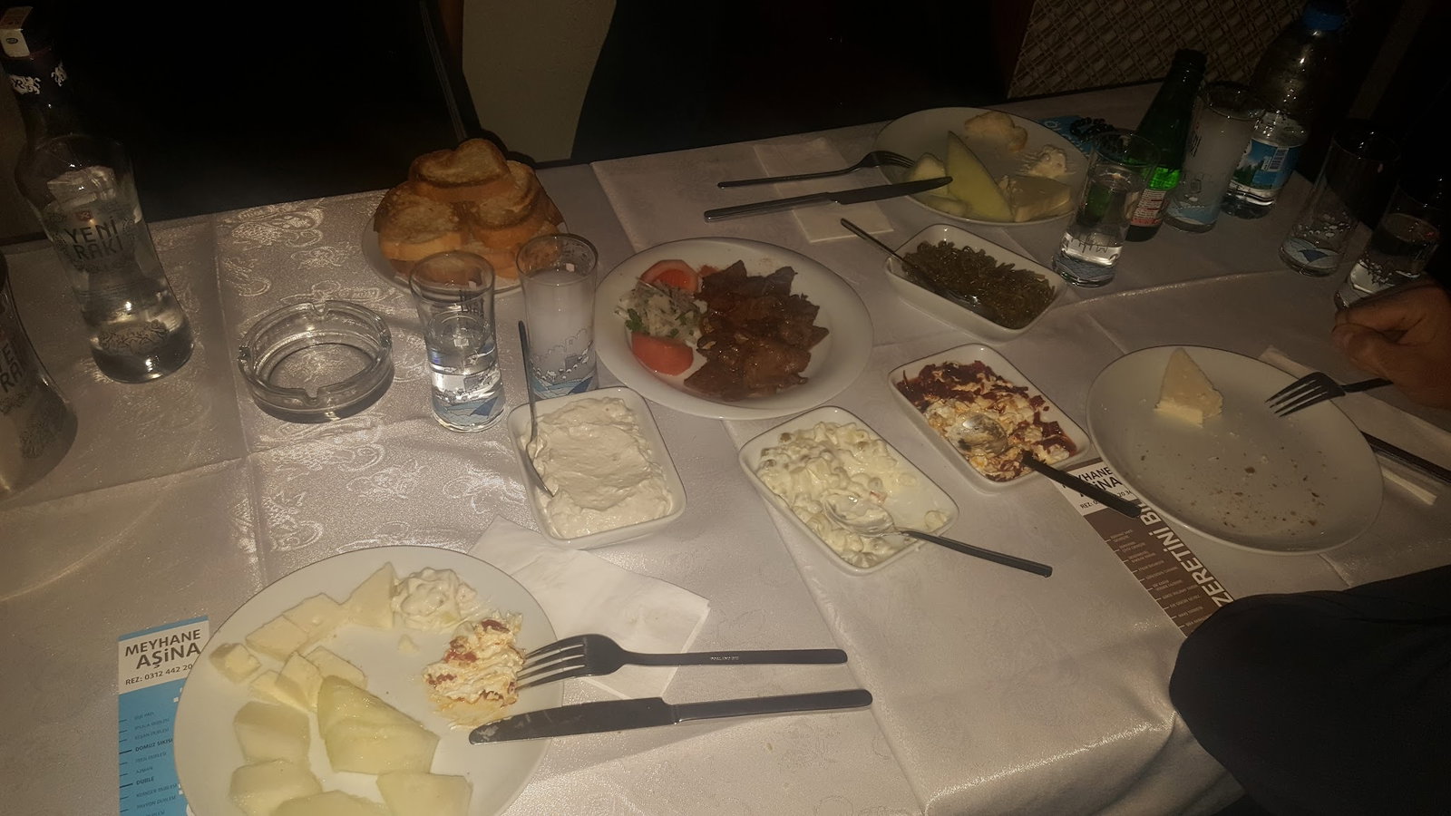 Meyhane Aşi̇na