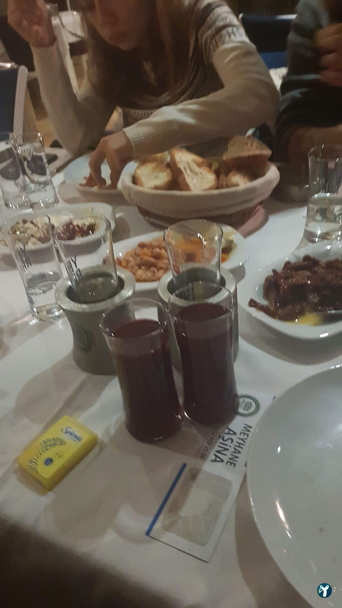 Meyhane Aşi̇na