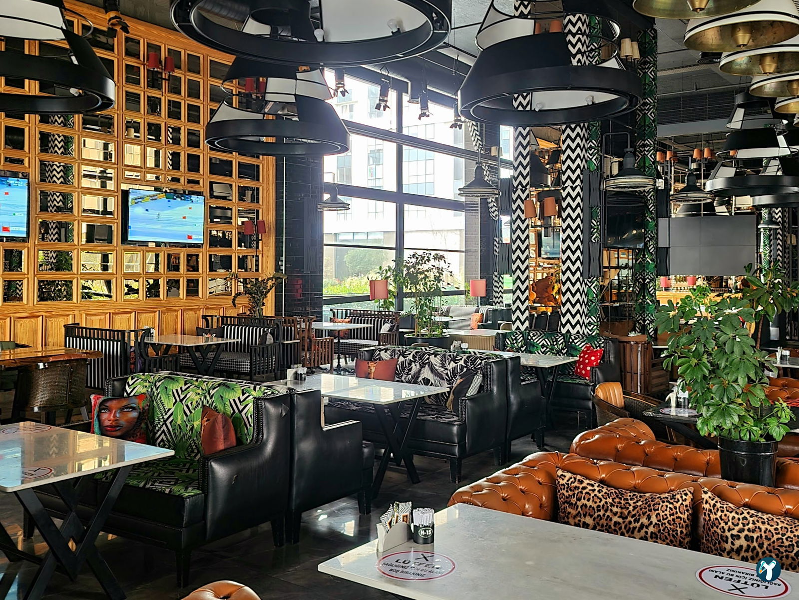 Balkon Cafe Restaurant