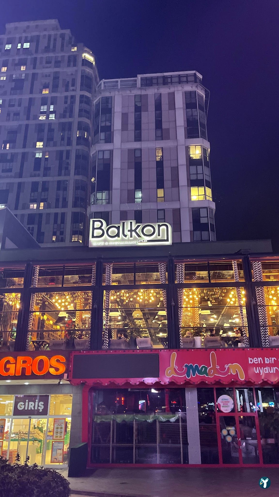 Balkon Cafe Restaurant