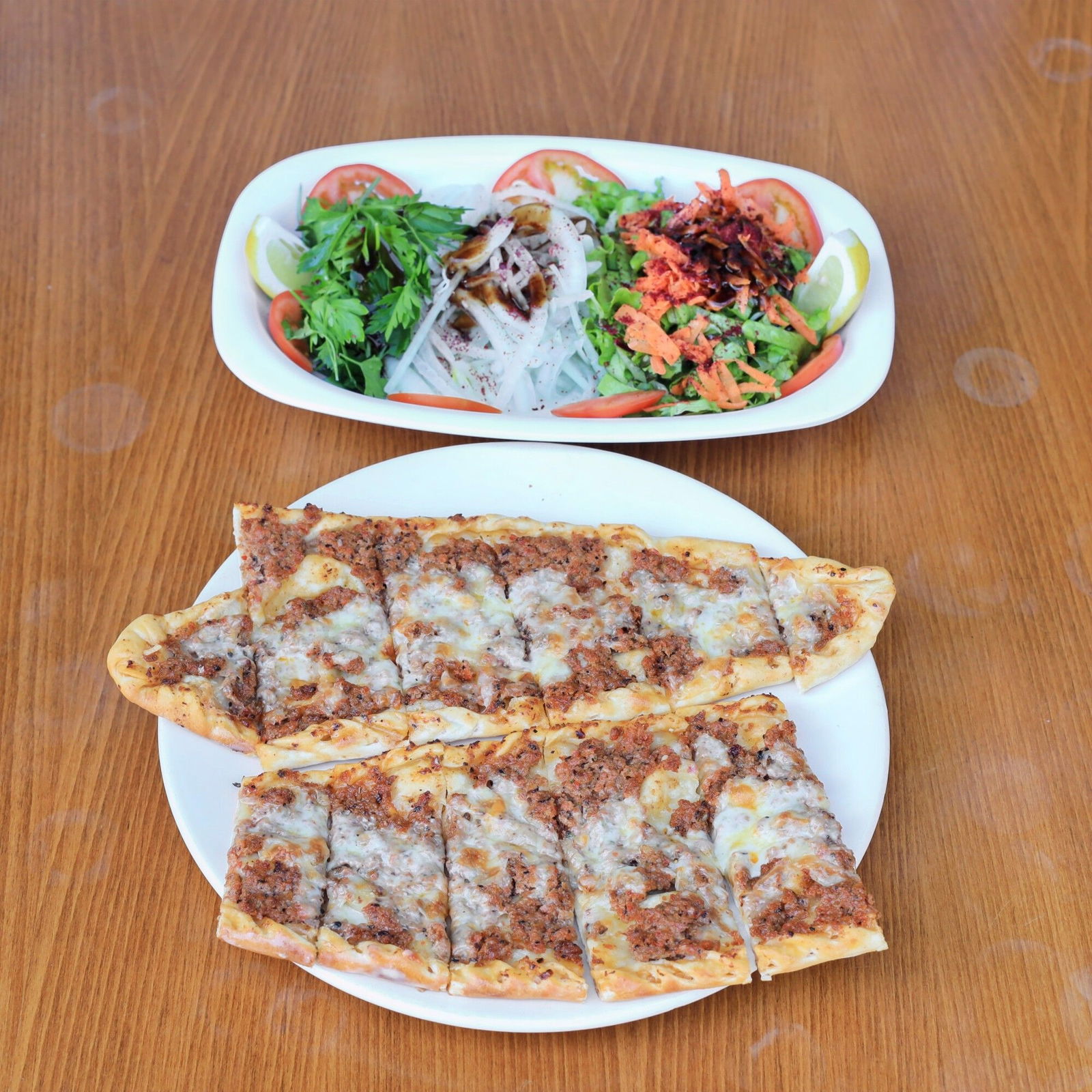 Kuşbaşılı Kaşarlı Pide
