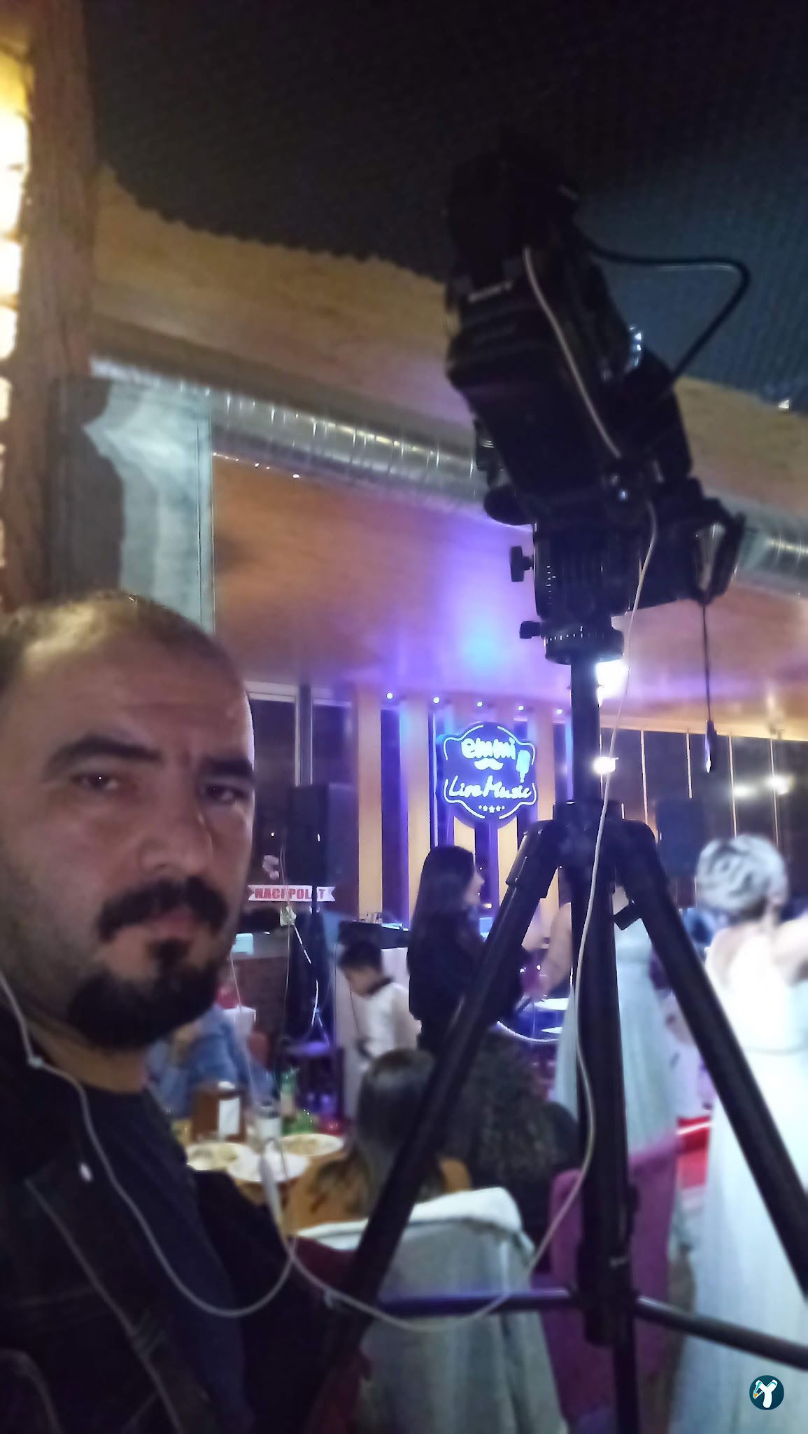 Emmi Cafe