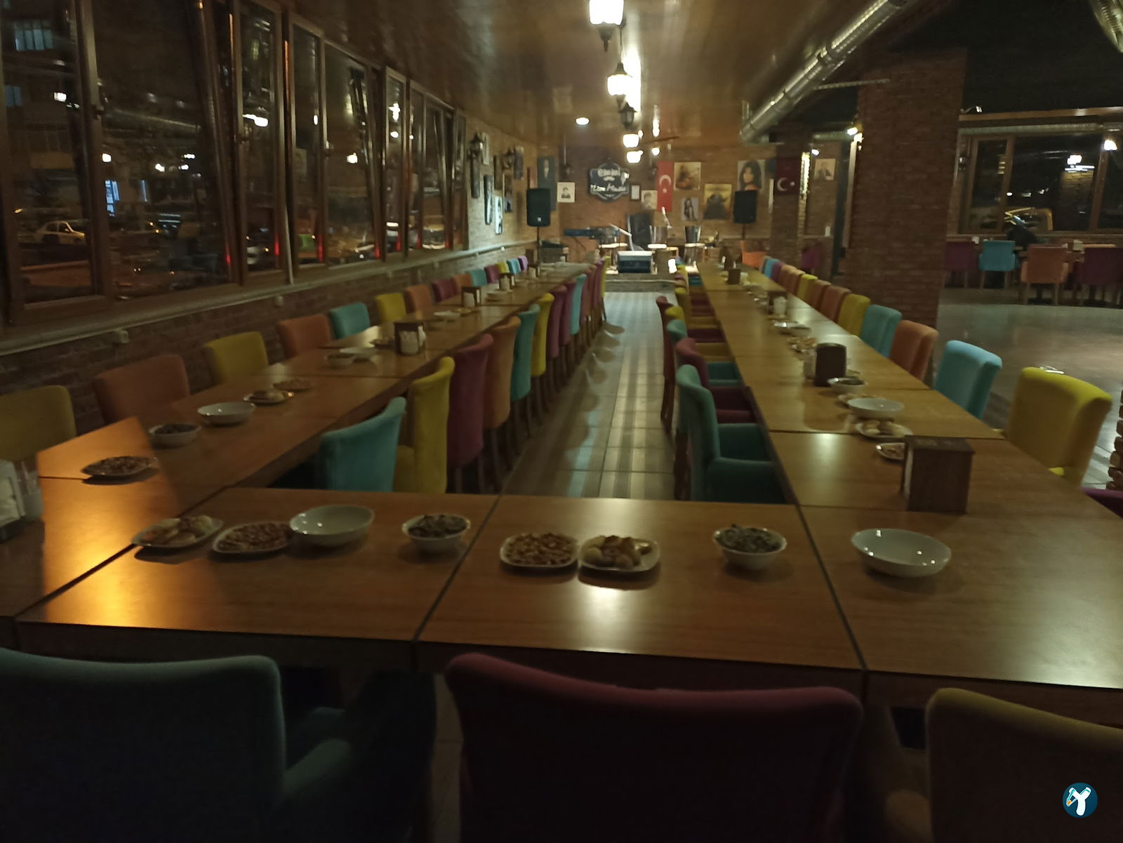Emmi Cafe