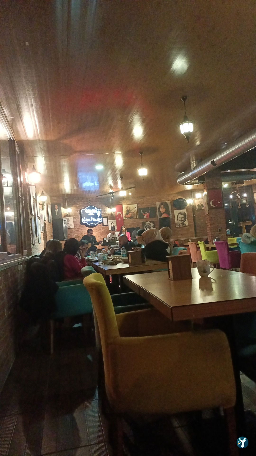 Emmi Cafe