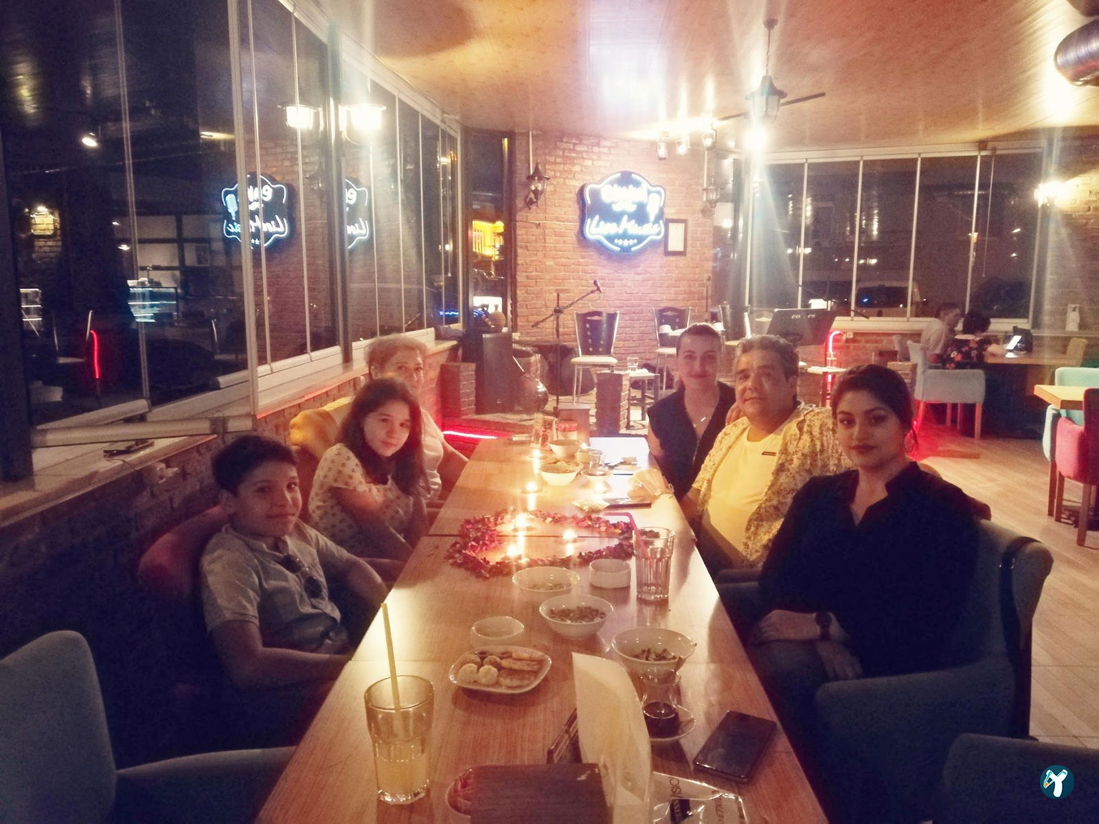 Emmi Cafe