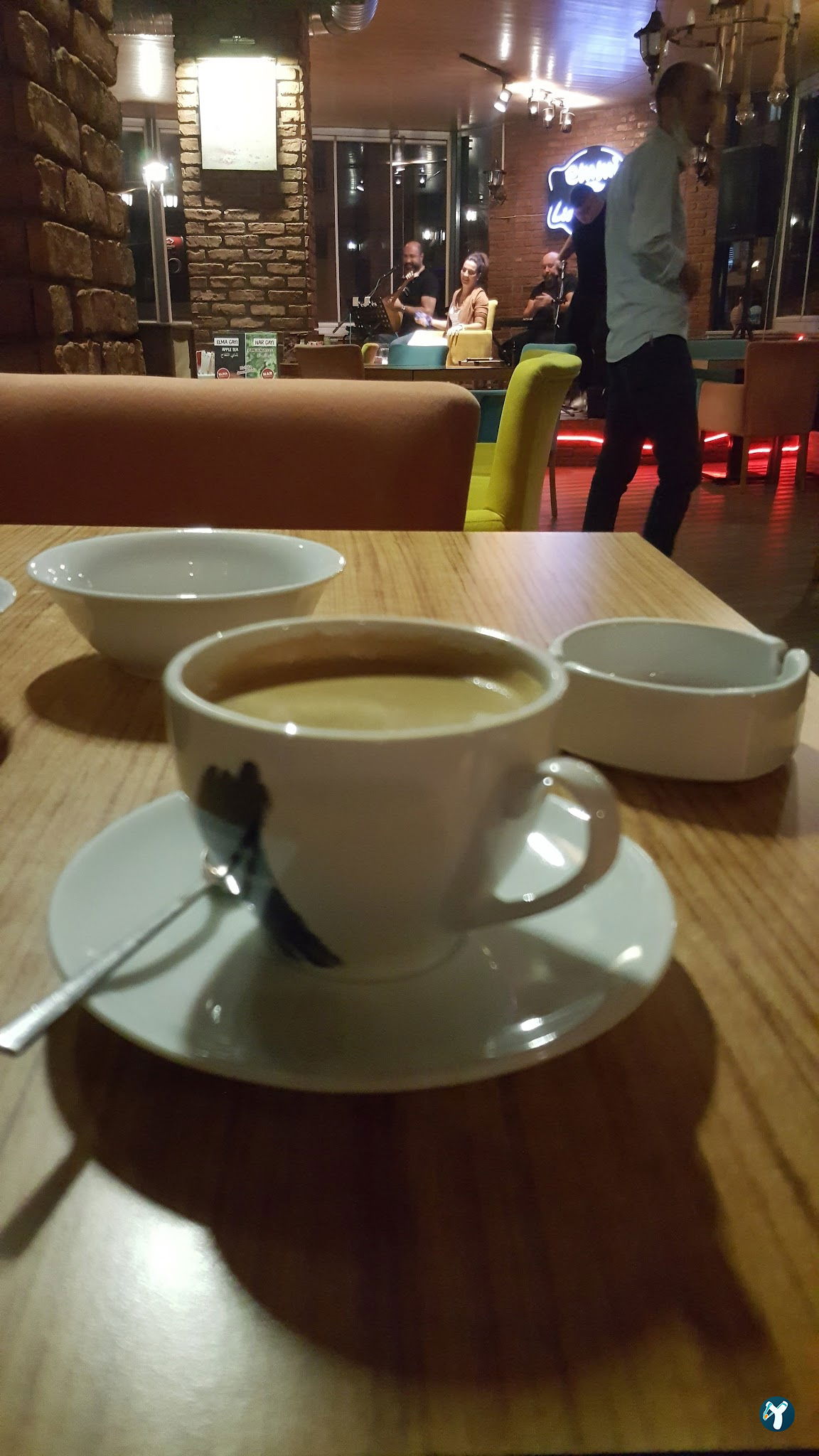 Emmi Cafe