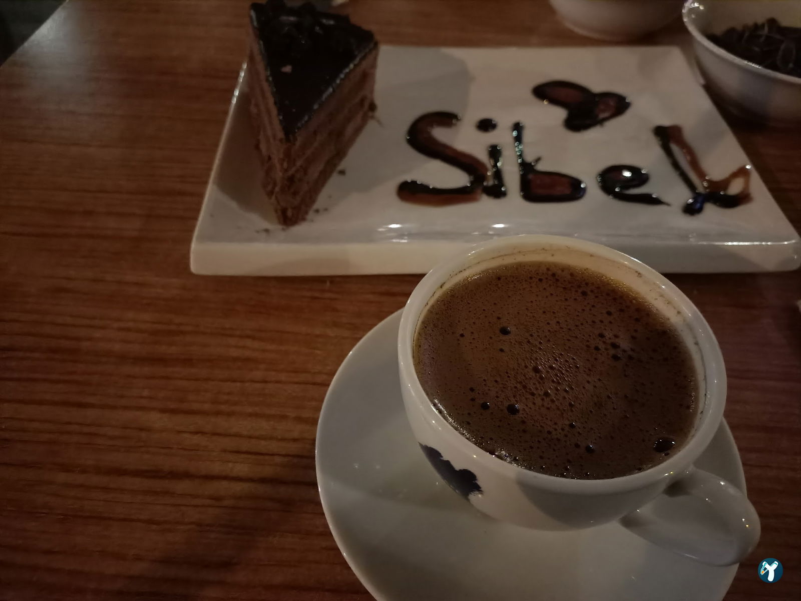 Emmi Cafe