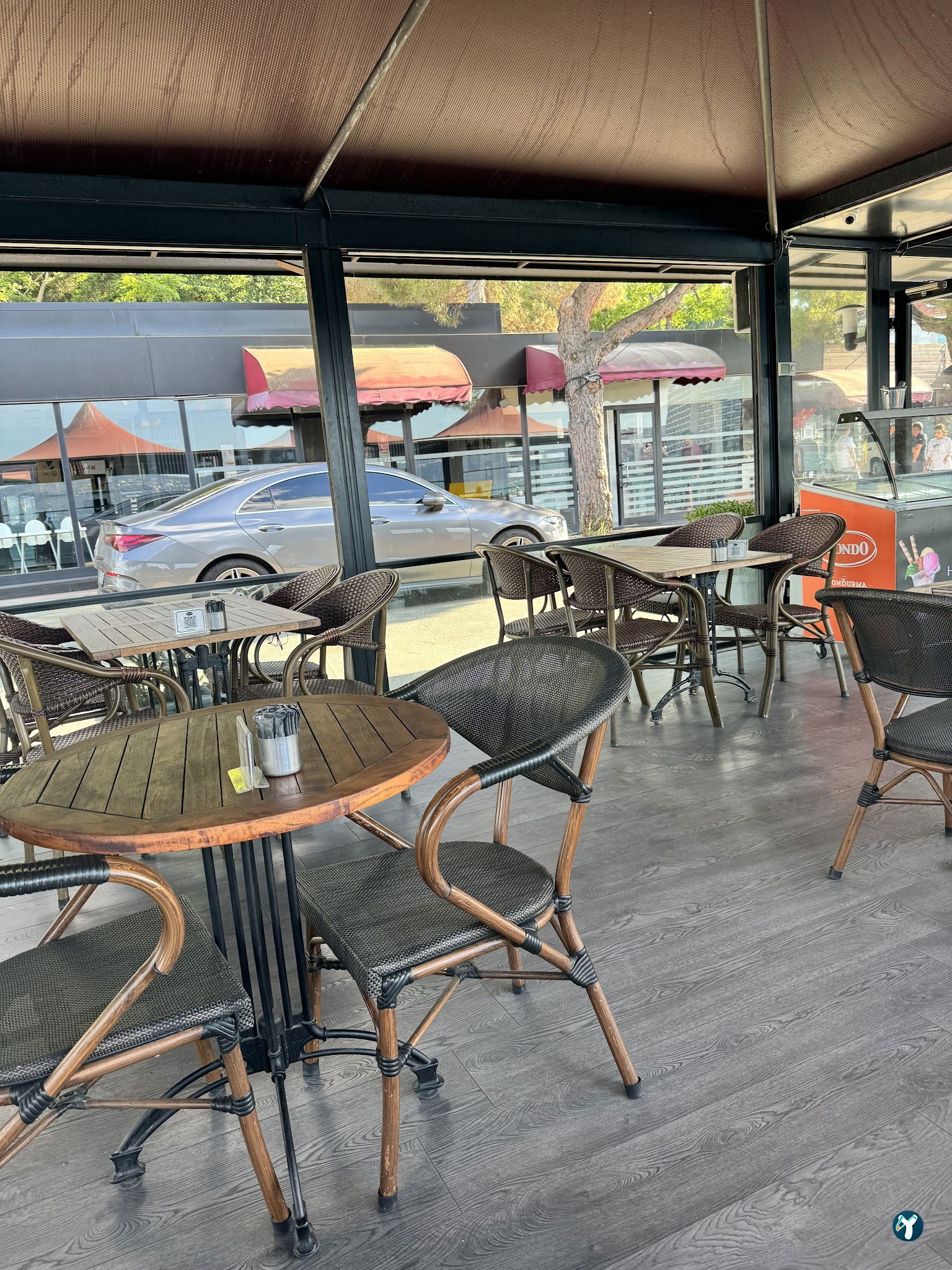 Hayrola Cafe