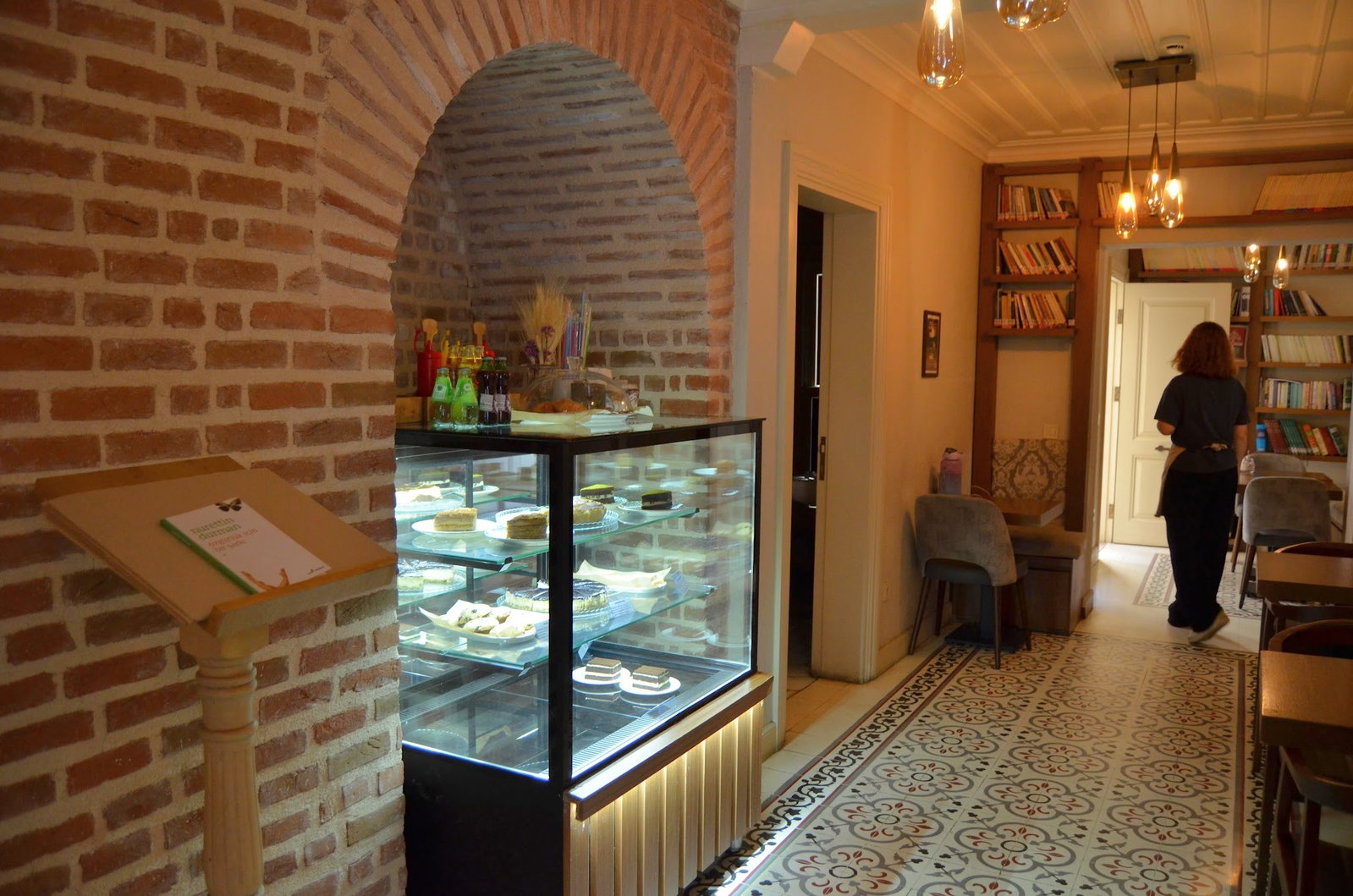 Meva Kitap & Kafe