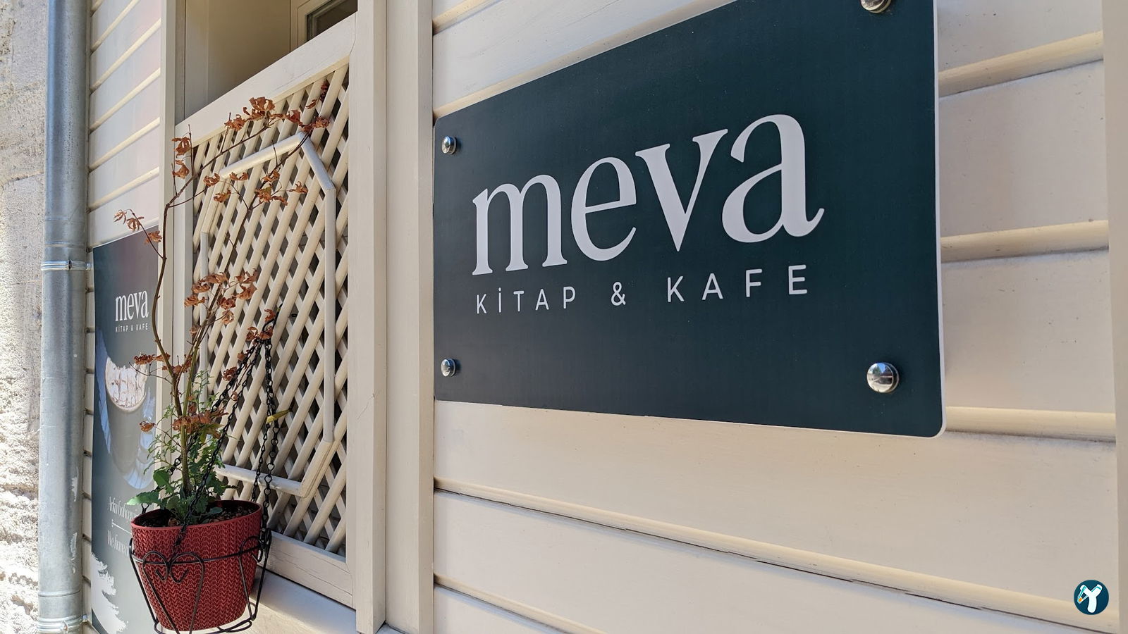 Meva Kitap & Kafe