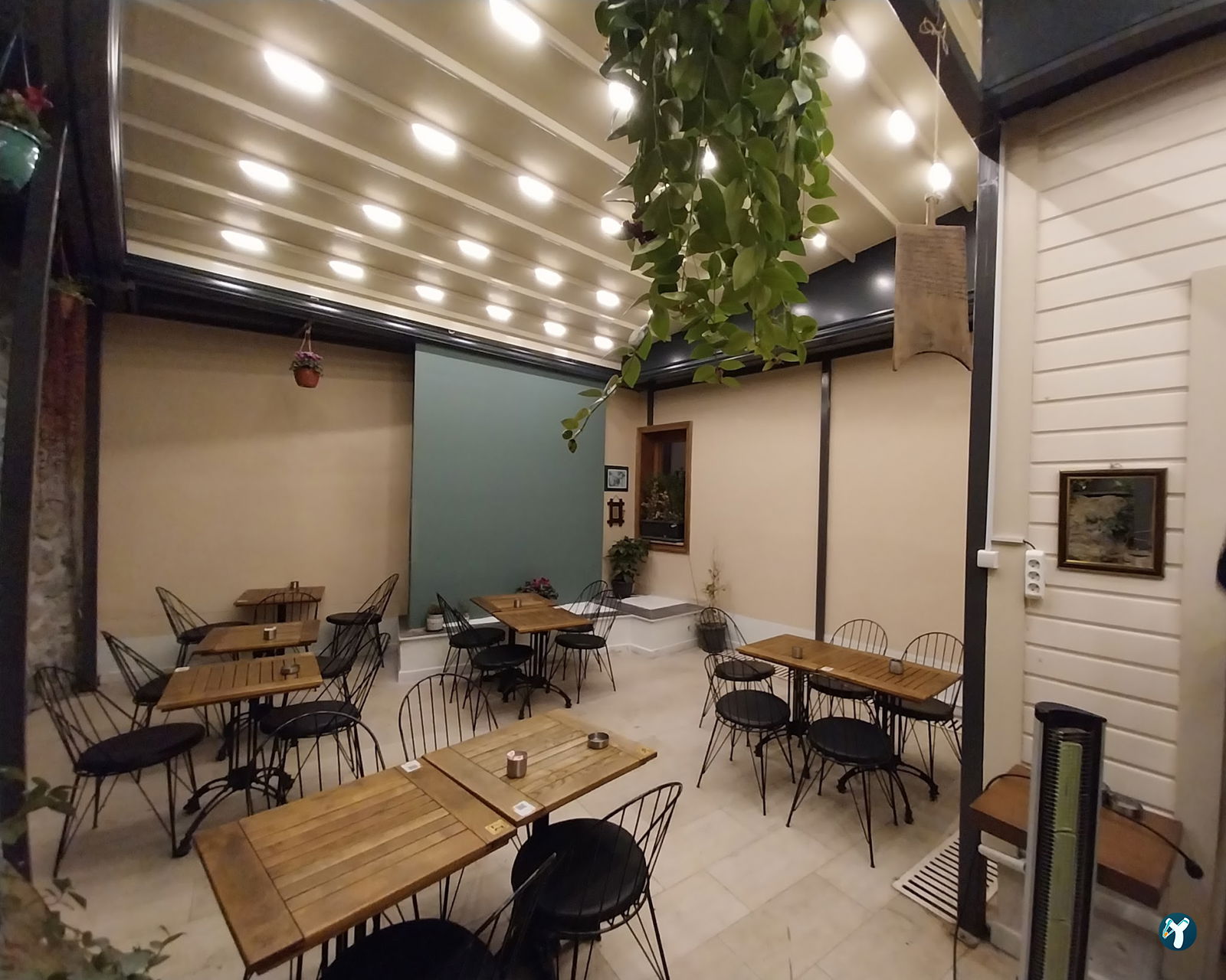 Meva Kitap & Kafe