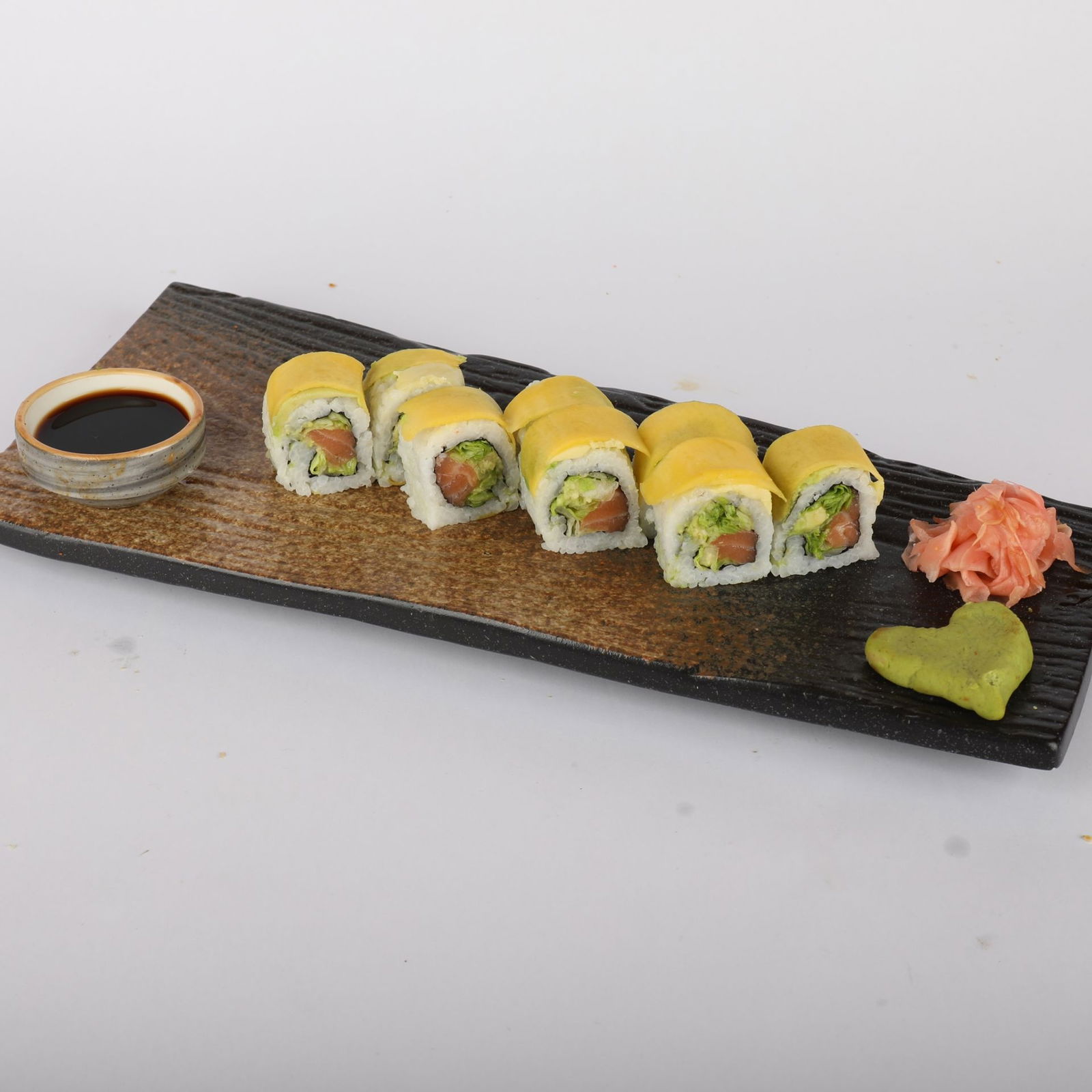 Salmon Mango Roll (8 pcs.)
