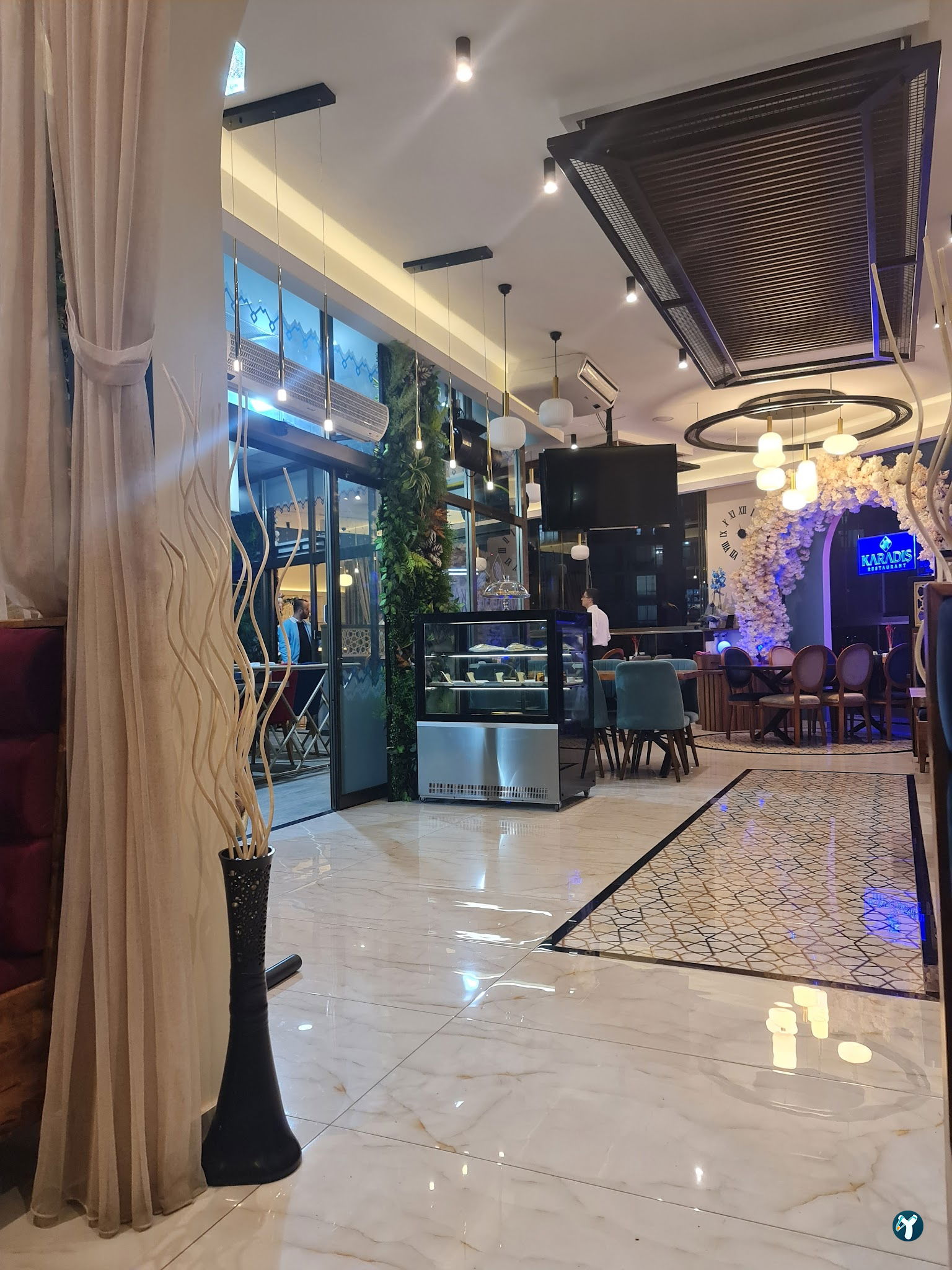 Karadish Restaurant | مطعم كراديش