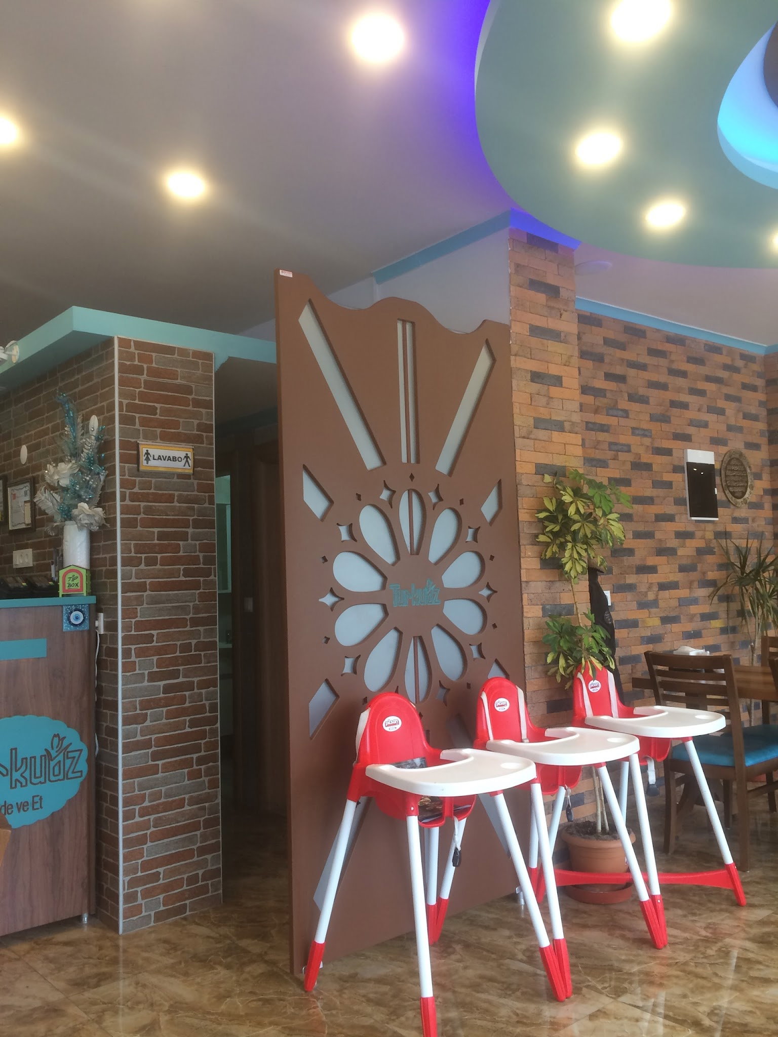 Turkuaz Pi̇de Salonu