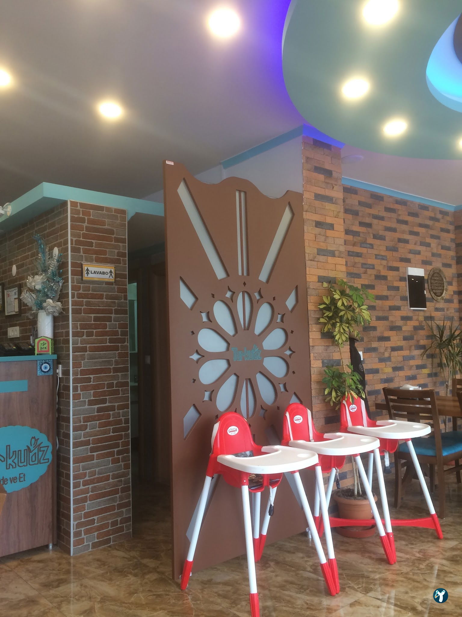 Turkuaz Pi̇de Salonu