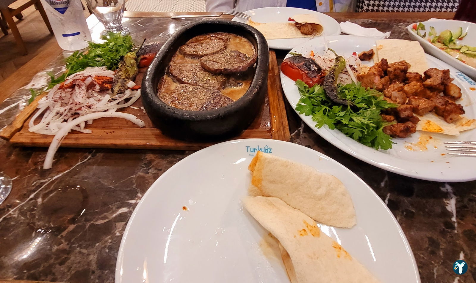 Turkuaz Pi̇de Salonu