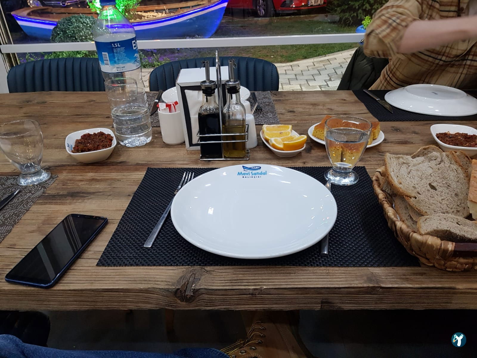 Beyaz Sandal Balikçisi