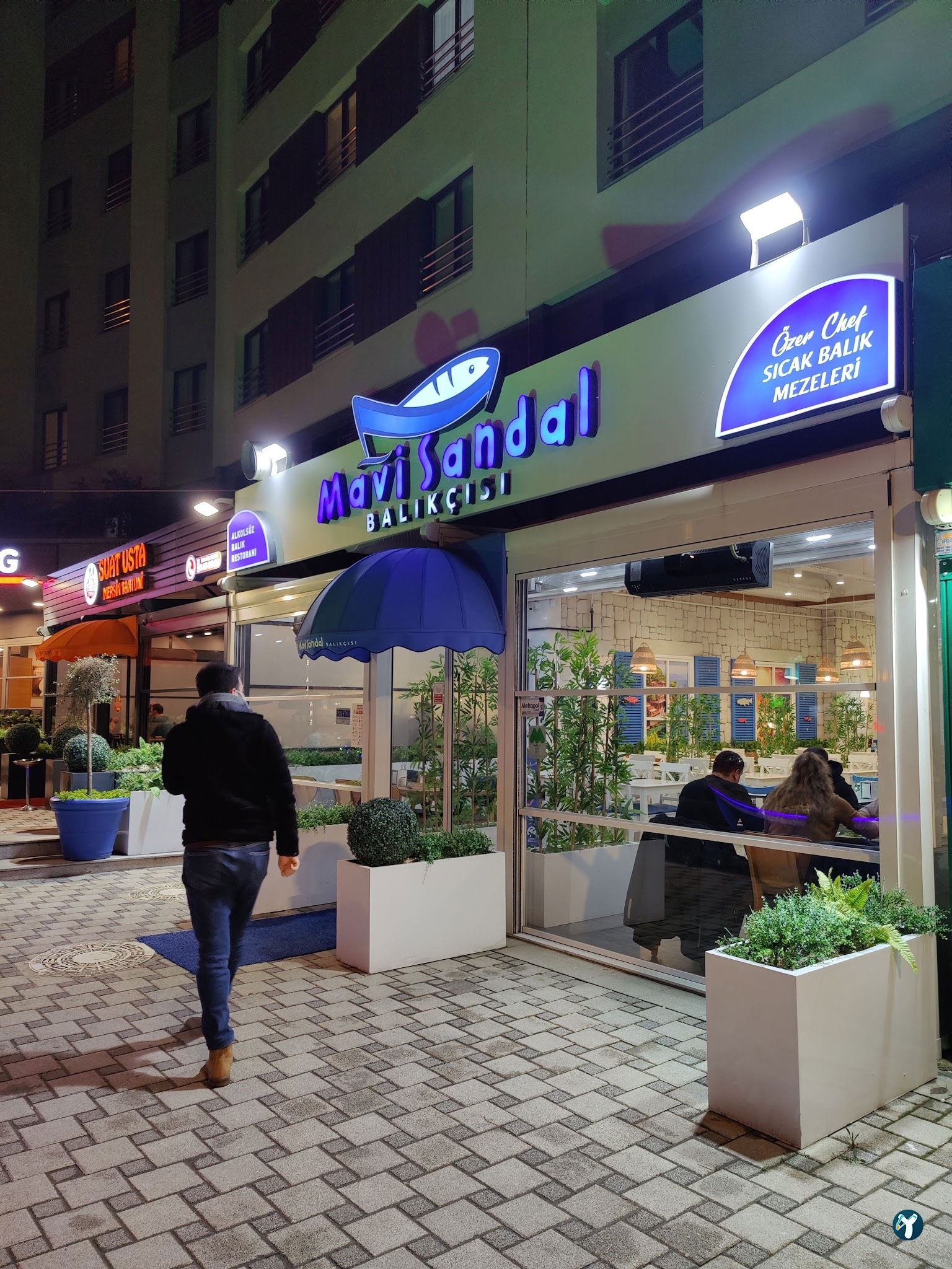 Beyaz Sandal Balikçisi