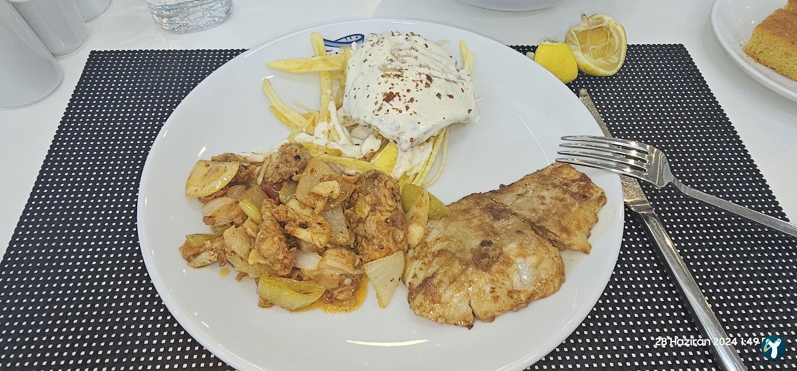 Beyaz Sandal Balikçisi