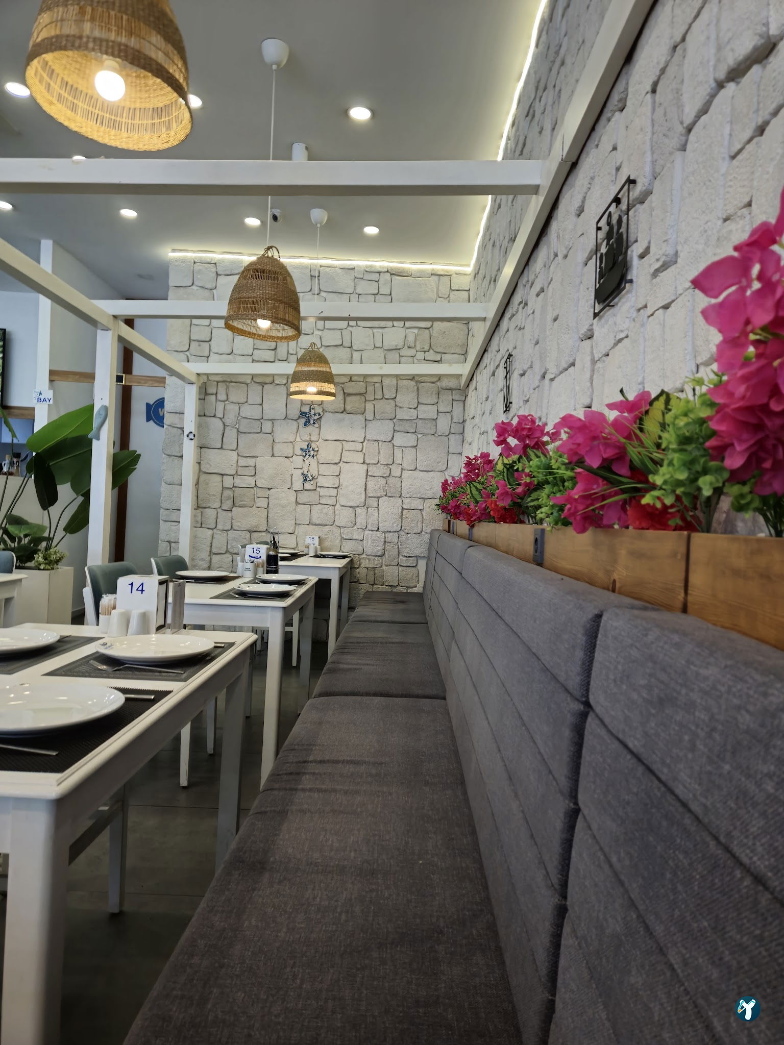 Beyaz Sandal Balikçisi