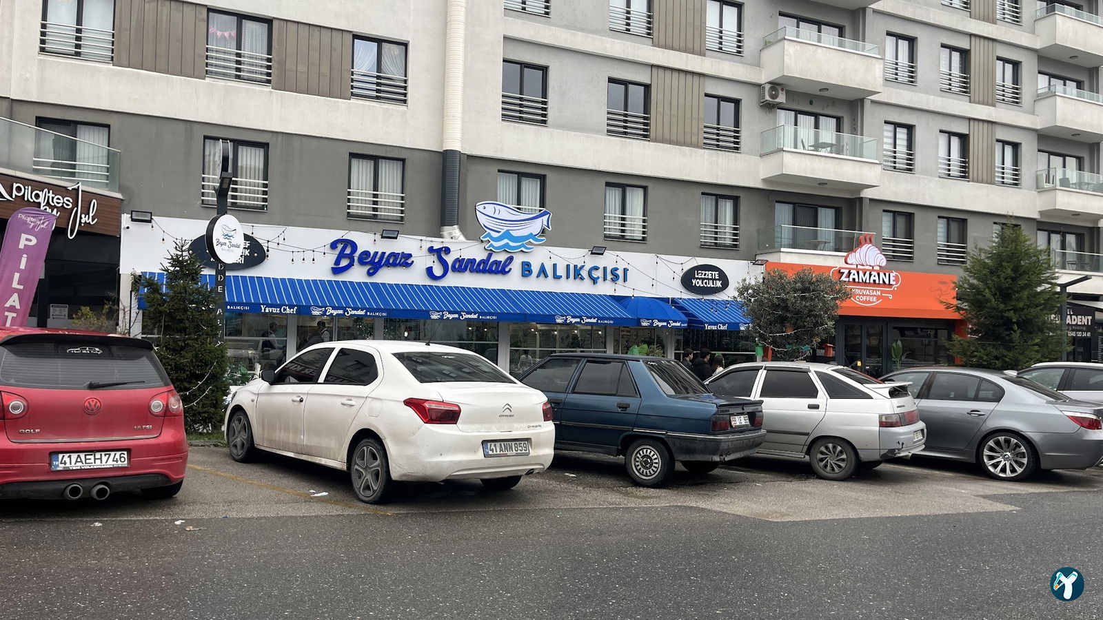 Beyaz Sandal Balikçisi