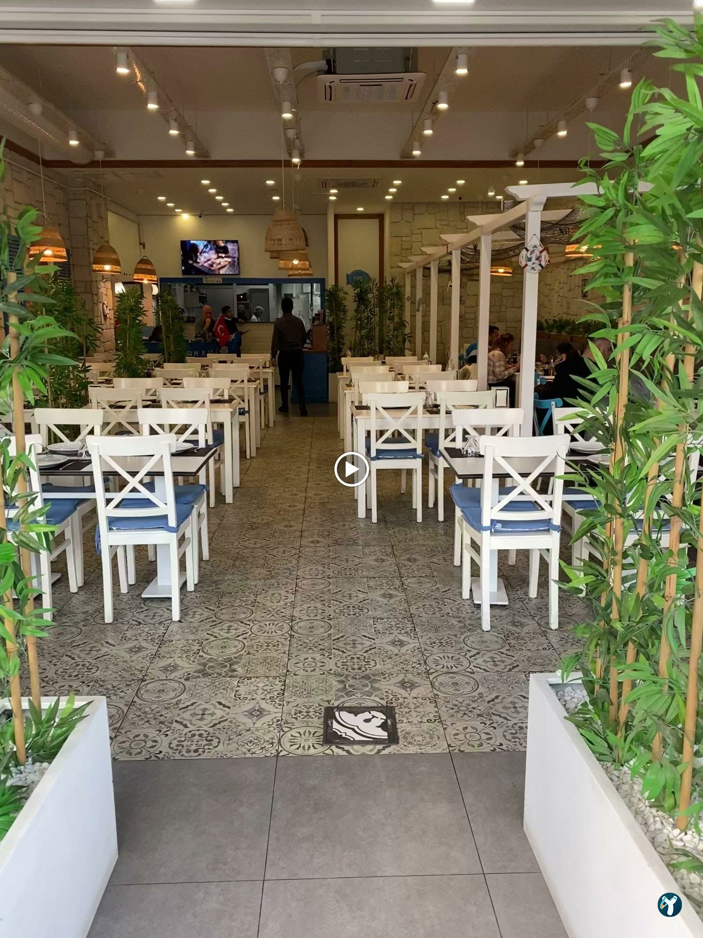 Beyaz Sandal Balikçisi