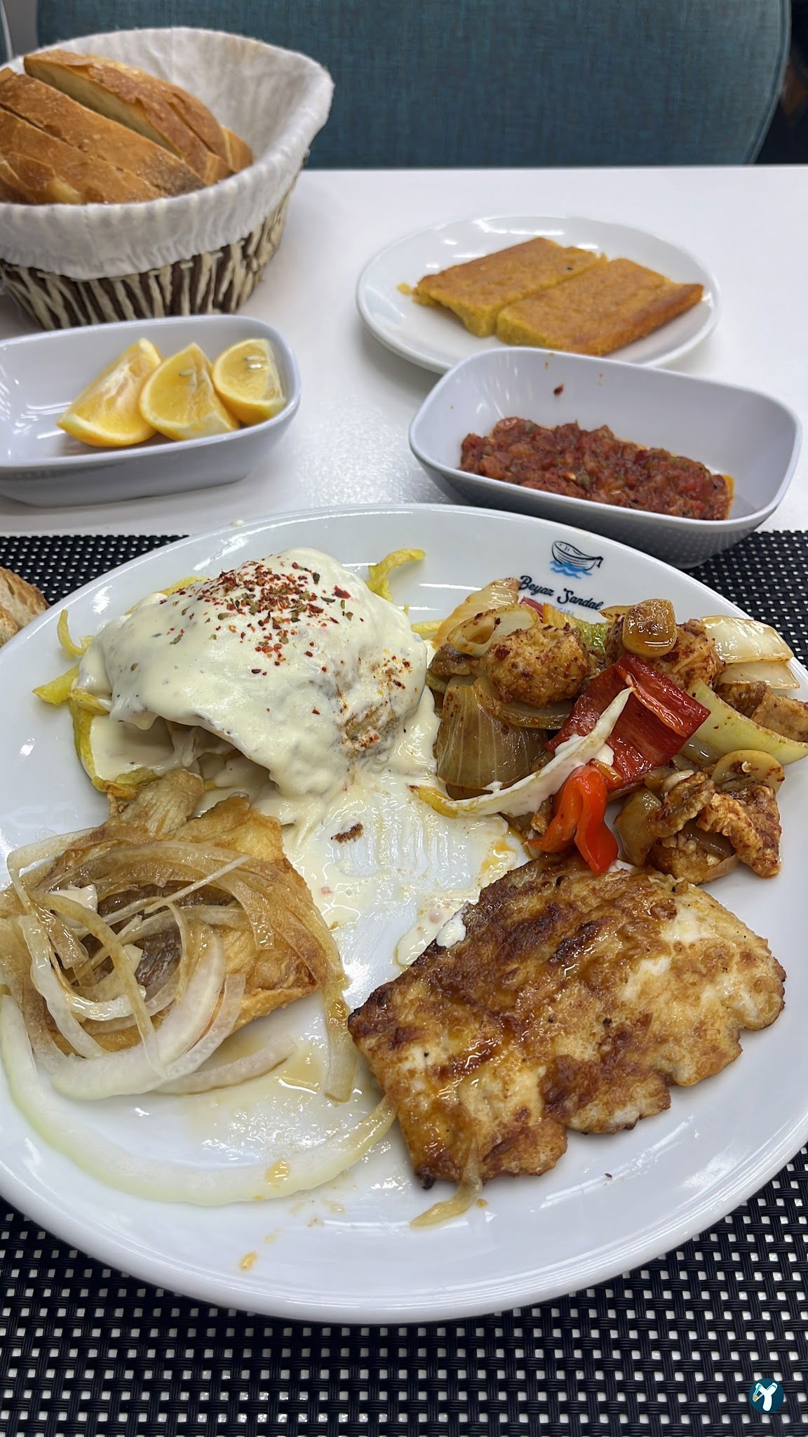 Beyaz Sandal Balikçisi