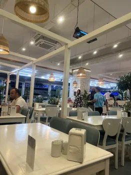 Beyaz Sandal Balikçisi resimleri Beyaz Sandal Balikçisi resimleri