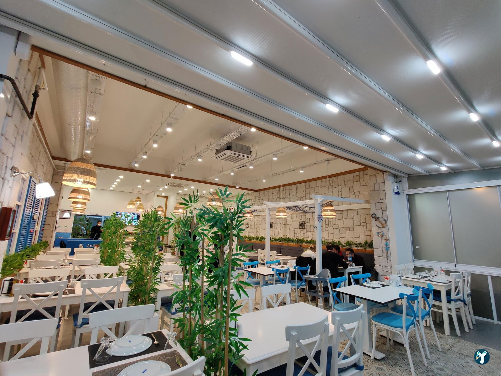 Beyaz Sandal Balikçisi