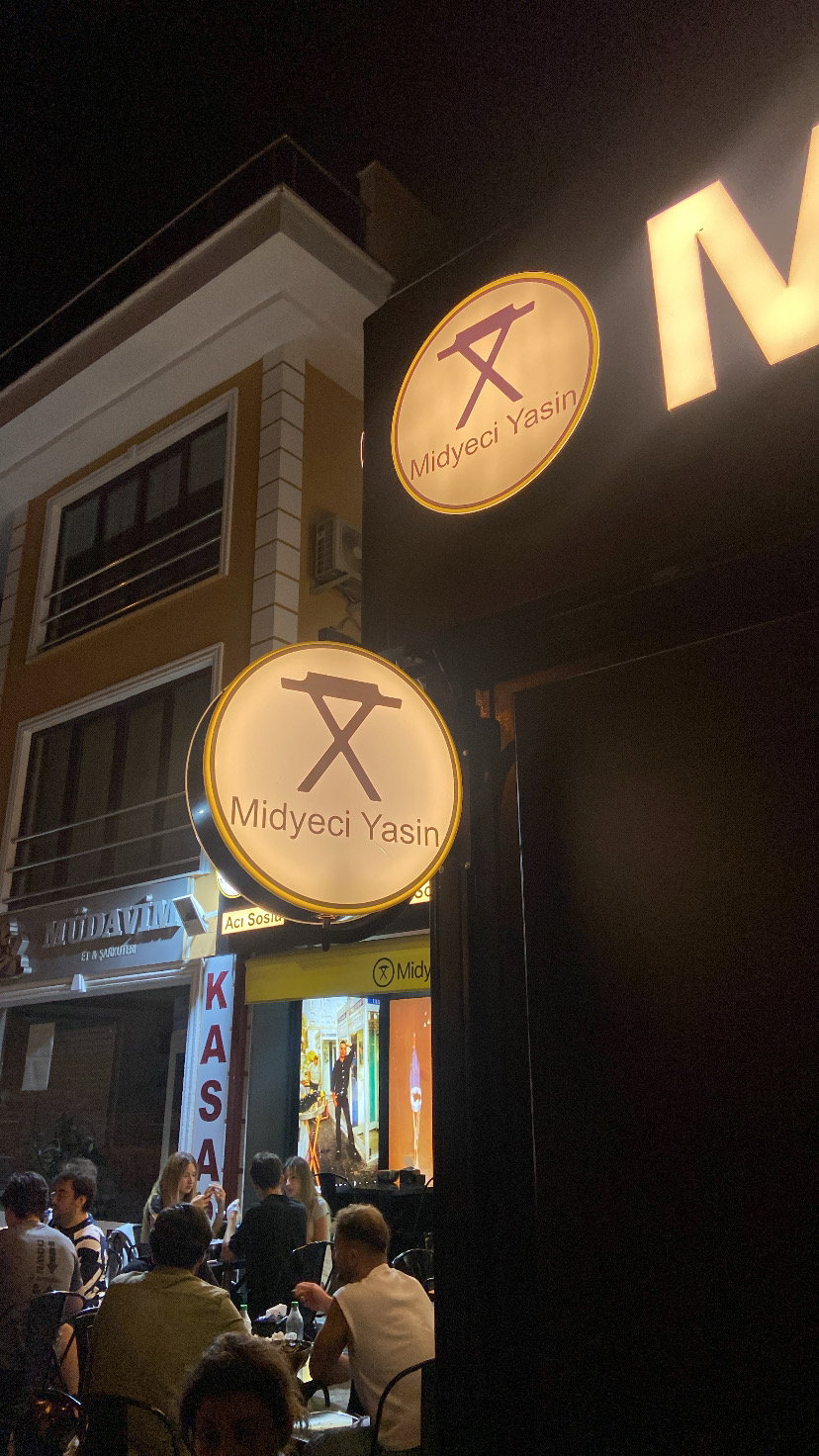 Mi̇dyeci̇ Yasi̇n İzmi̇t