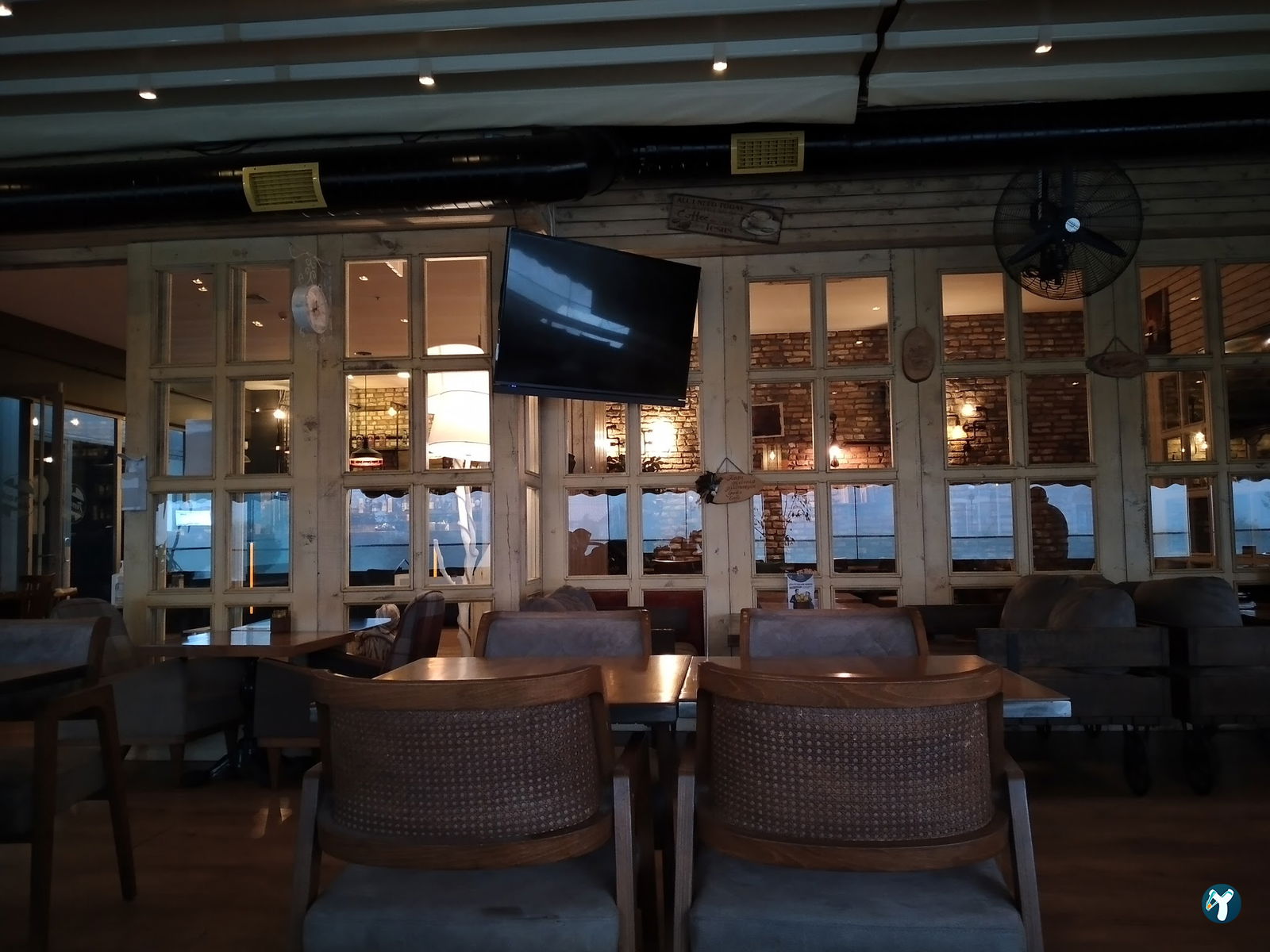 Terrace Cafe & Restaurant
