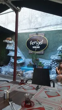 Çengel Sokak, Bahçe, Kampüs resimleri