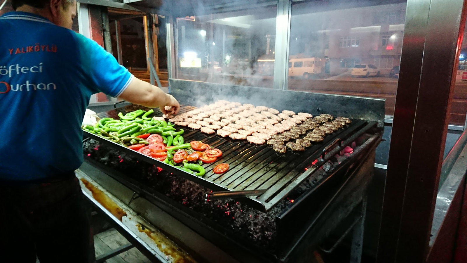 Yalıköy Köftecisi Burhan Ay