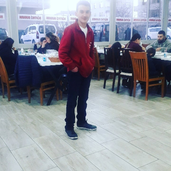 Yalıköy Köftecisi Burhan Ay