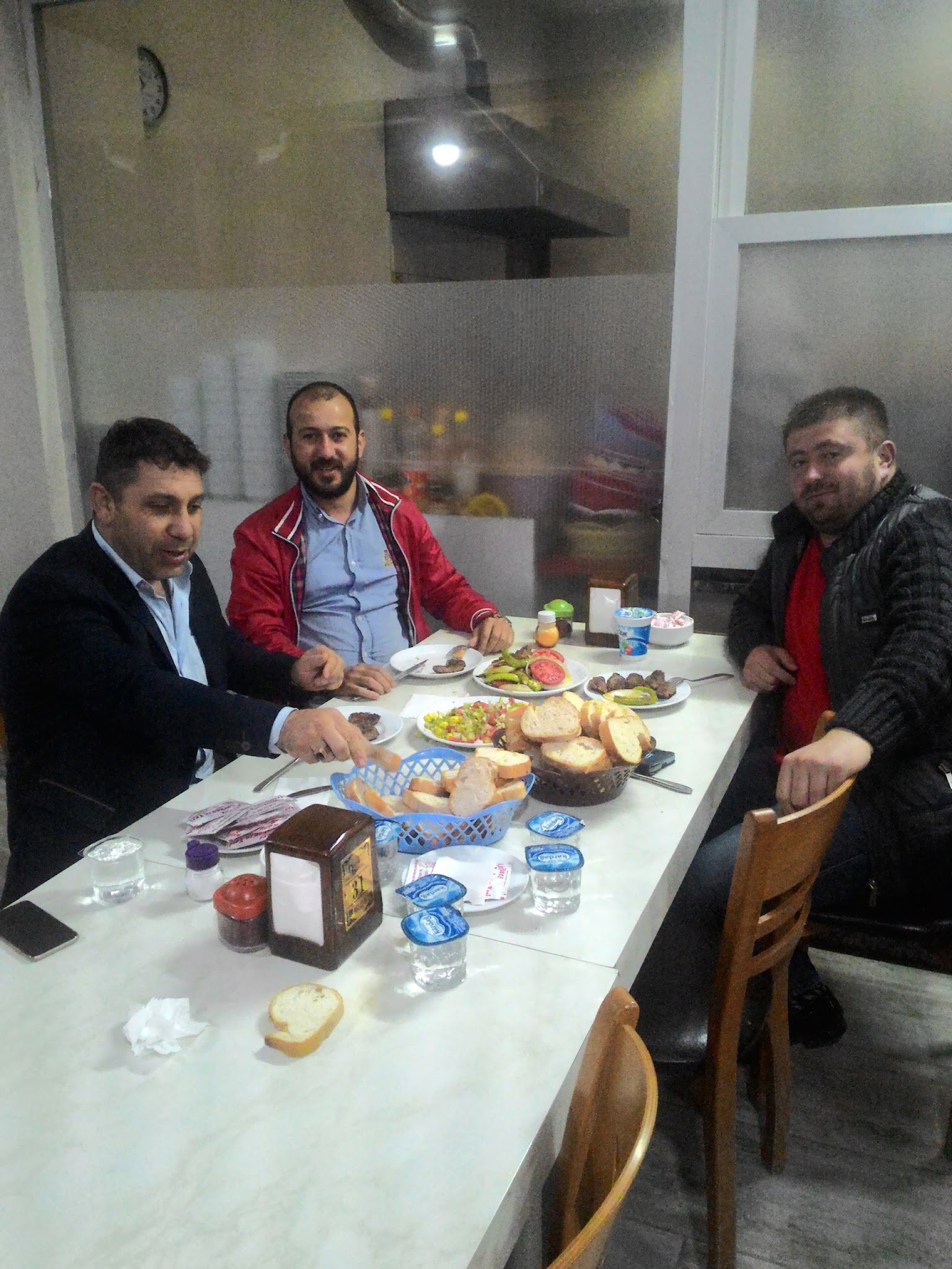 Yalıköy Köftecisi Burhan Ay