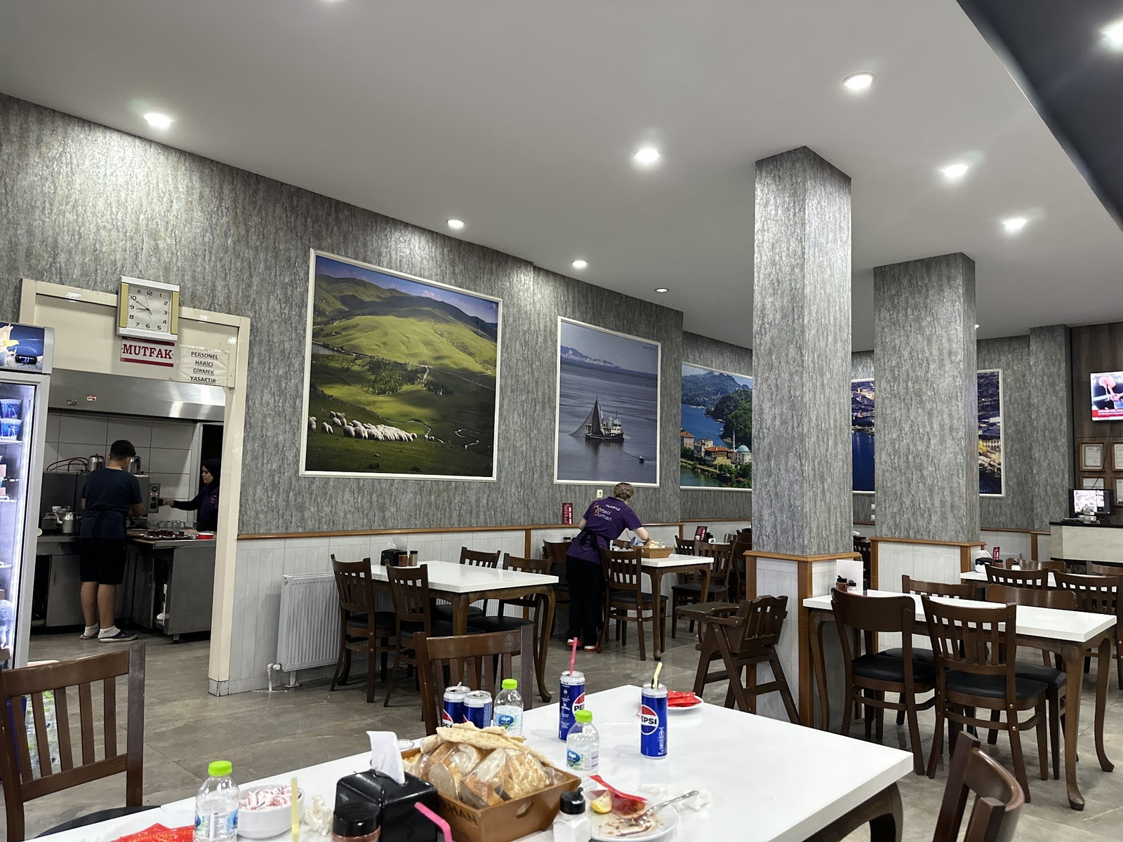 Yalıköy Köftecisi Burhan Ay